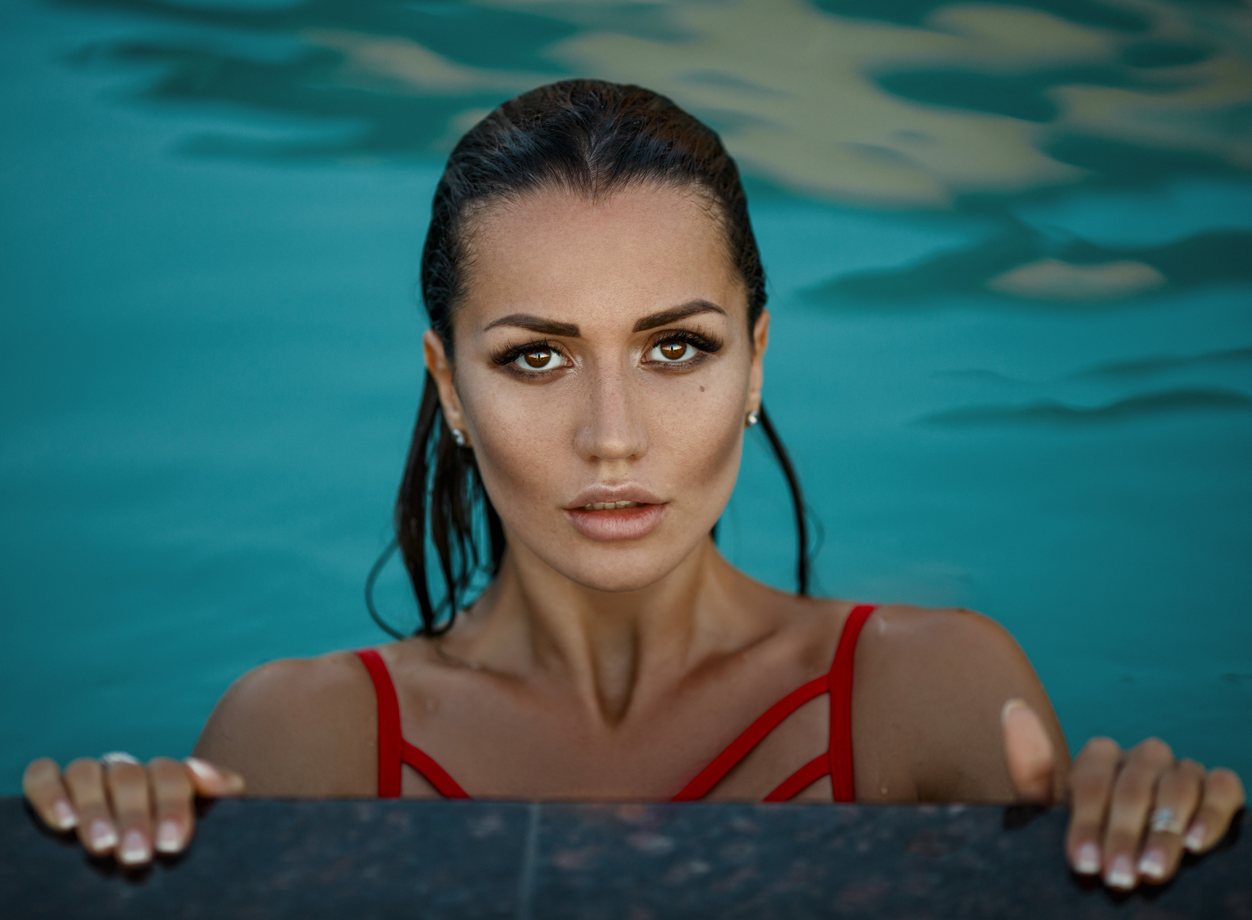 Портретная женская фотосессия в студии Саратов. Фотограф Сергей Сорокин — классический портрет и НЮ в Саратове