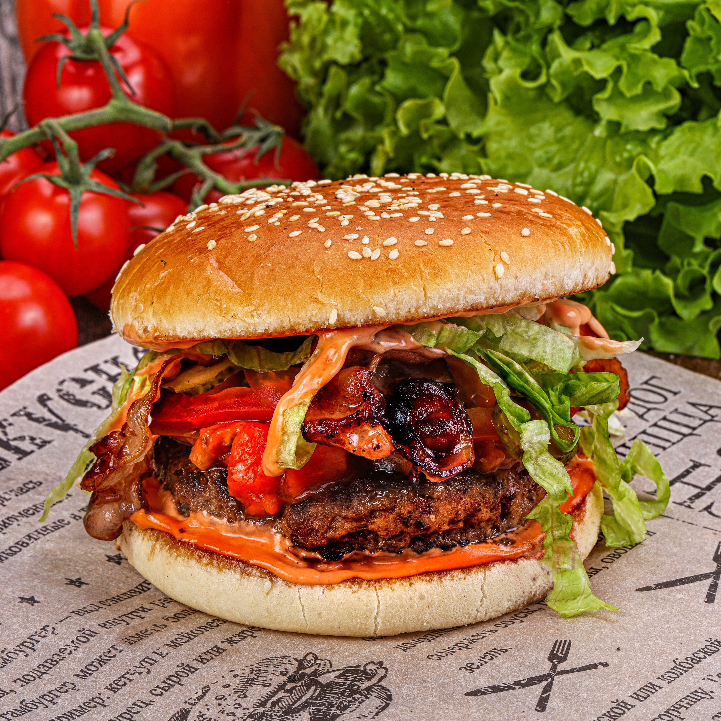 Фотосъемка бургеров и гамбургеров. Заказ по тел.: +7 (906) 006-90-22. Фуд-фотограф Андрей Старостин — съемка еды в Москве. 9000 руб. в час