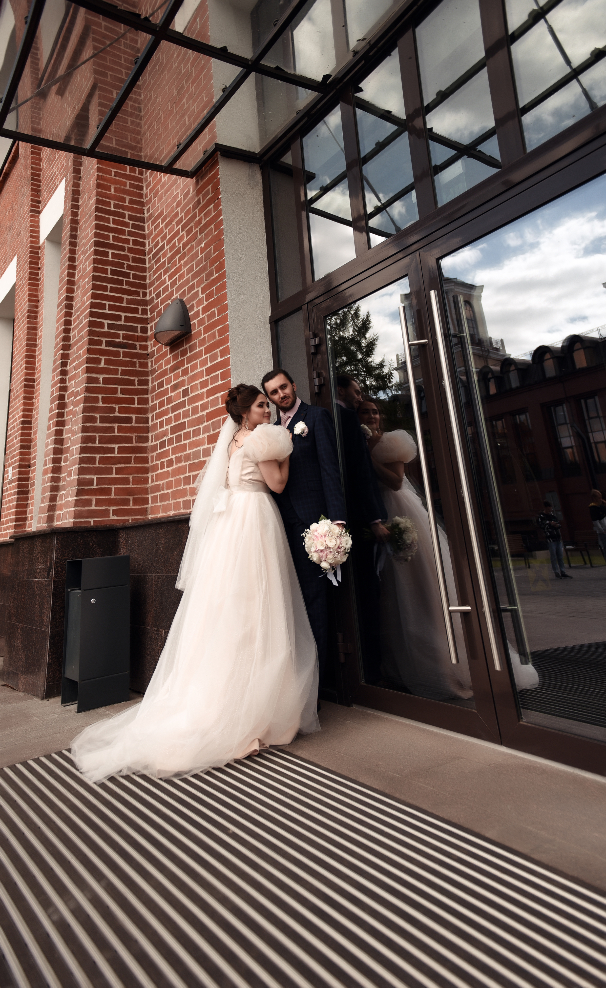 Егор и София Небольшая свадебная серия. Свадебный, семейный, детский, контент фотограф в Омске Максим Ильин