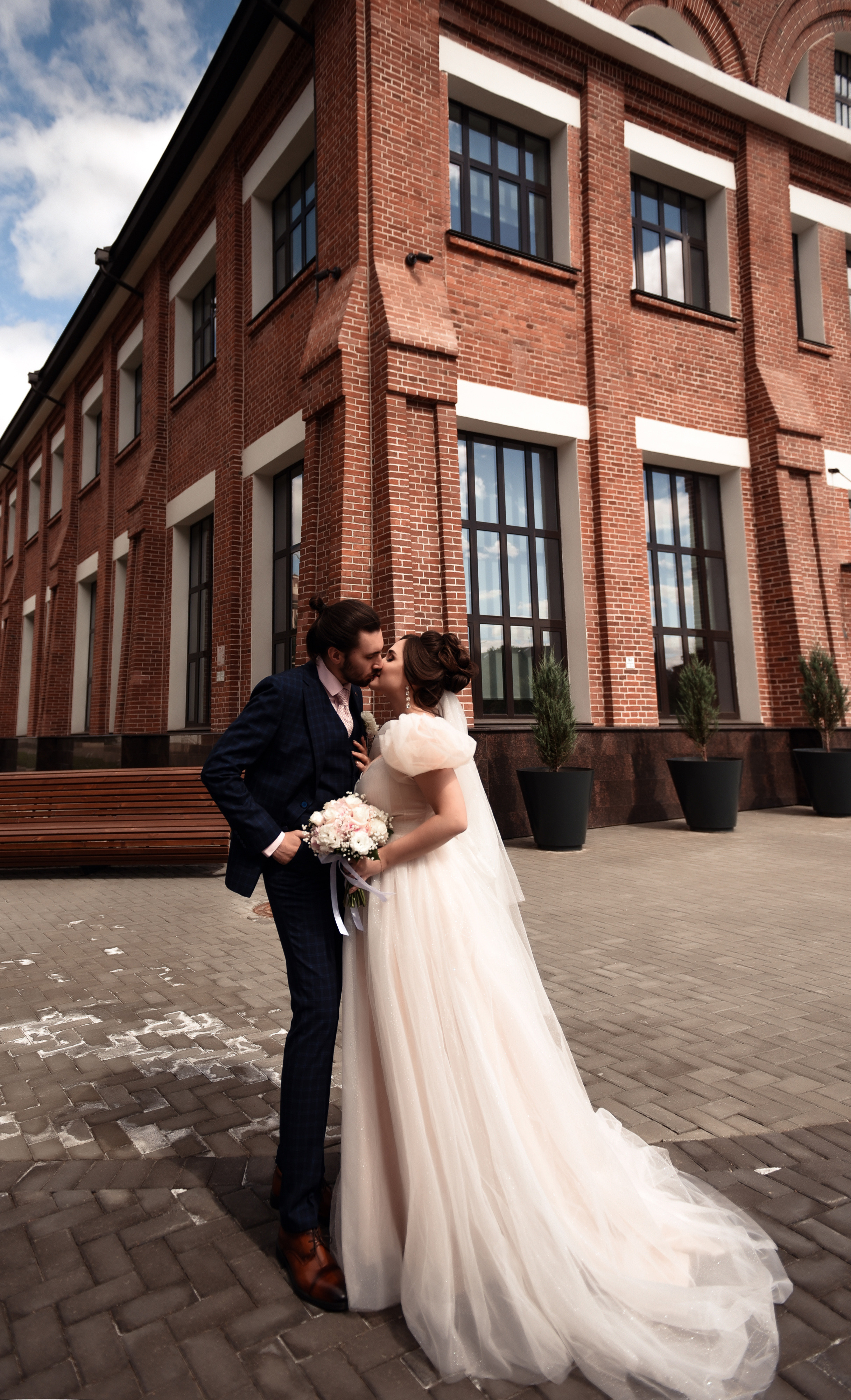 Егор и София Небольшая свадебная серия. Свадебный, семейный, детский, контент фотограф в Омске Максим Ильин