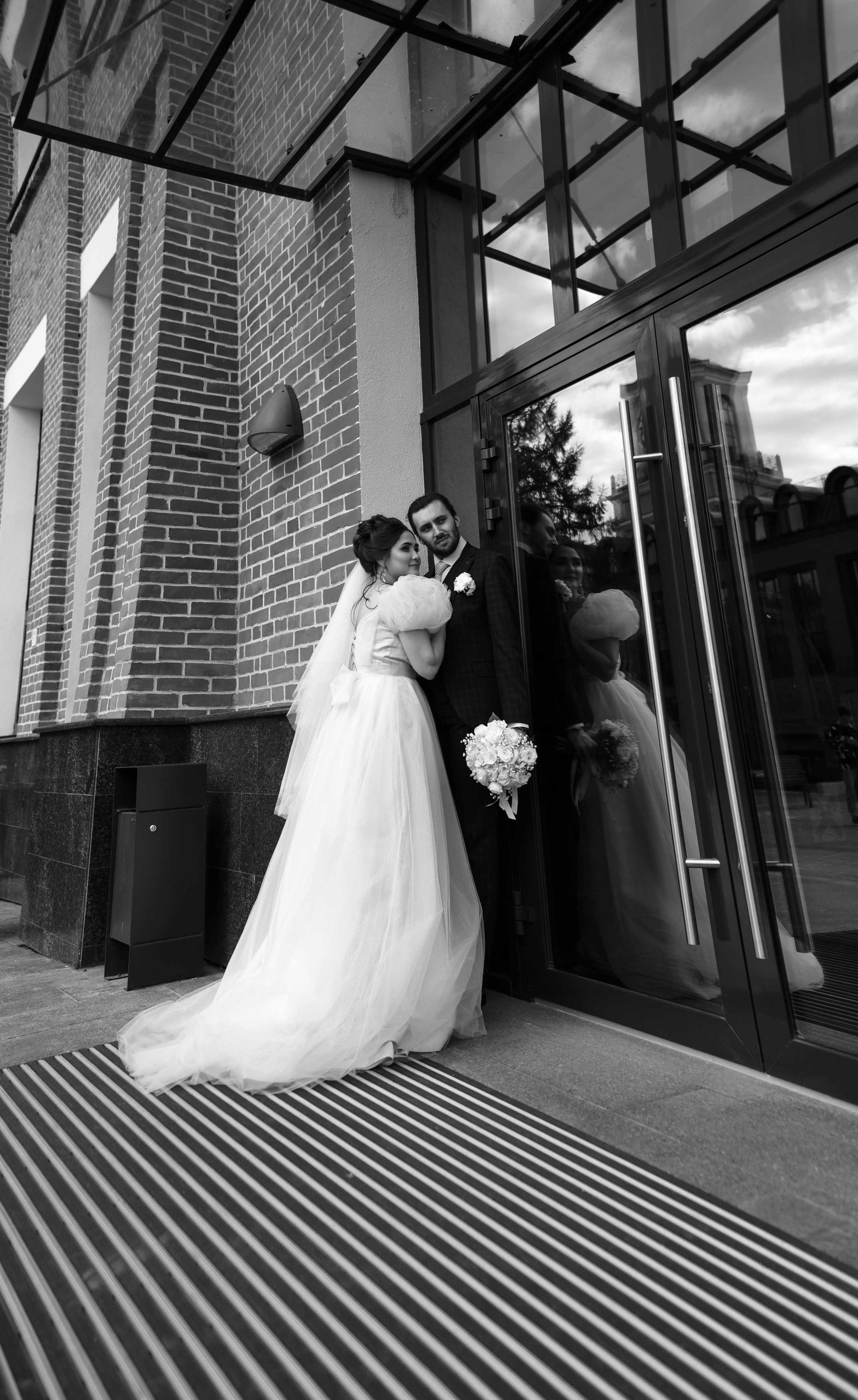 Егор и София Небольшая свадебная серия. Свадебный, семейный, детский, контент фотограф в Омске Максим Ильин