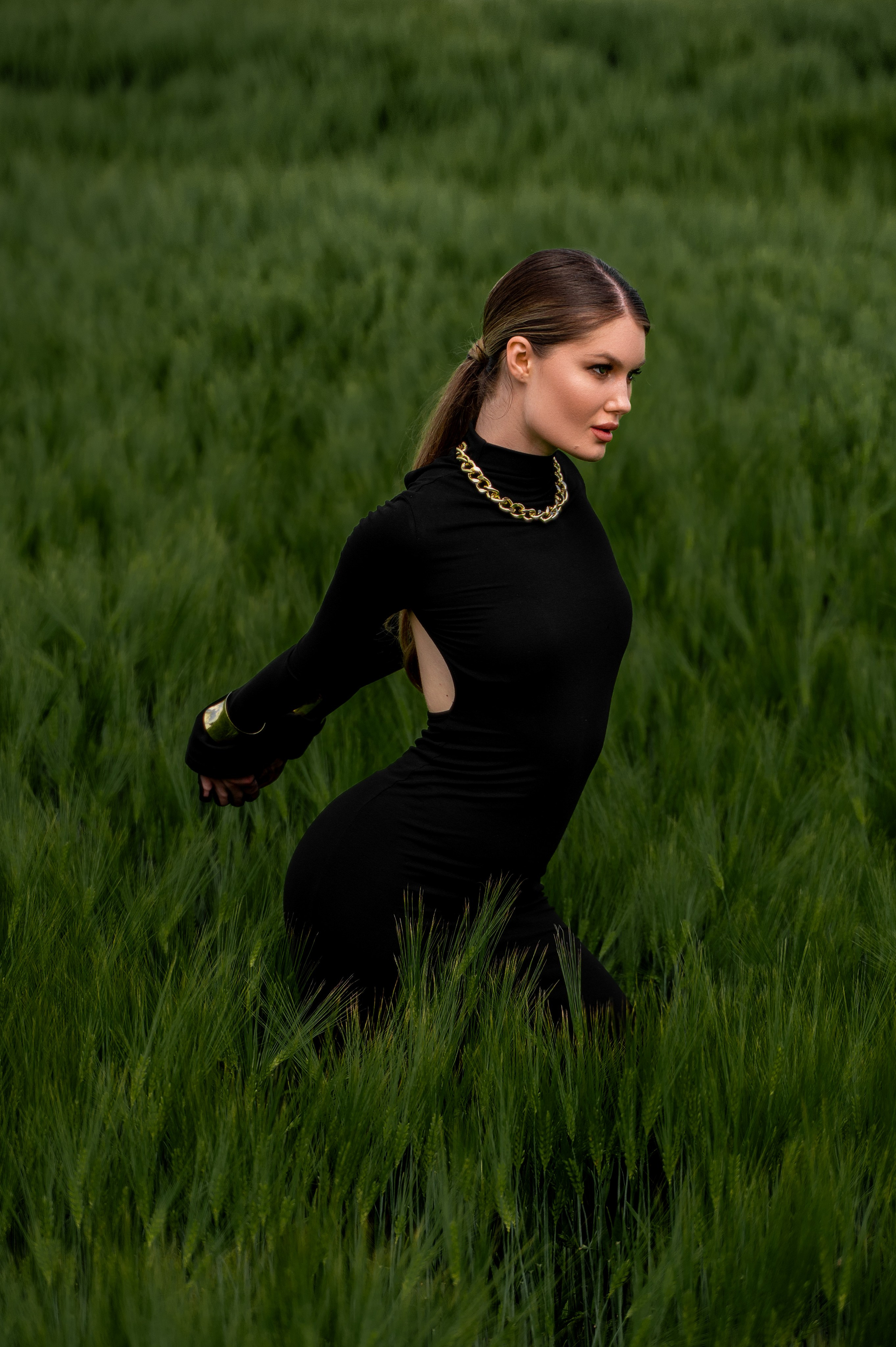 фотограф беларусь, индивидуальная фотосессия, съемка со стилизацией образа, фотограф Минск, женская фтосессия, портрет, съемка в поле, стильная съемка, фотосессия с готовым образом, как найти фотографа, фотограф Ольга Шаповалова. фотограф Беларусь, женская фотосессия, прогулочная съемка, стрит фотосессия, съемка с готовым образом 