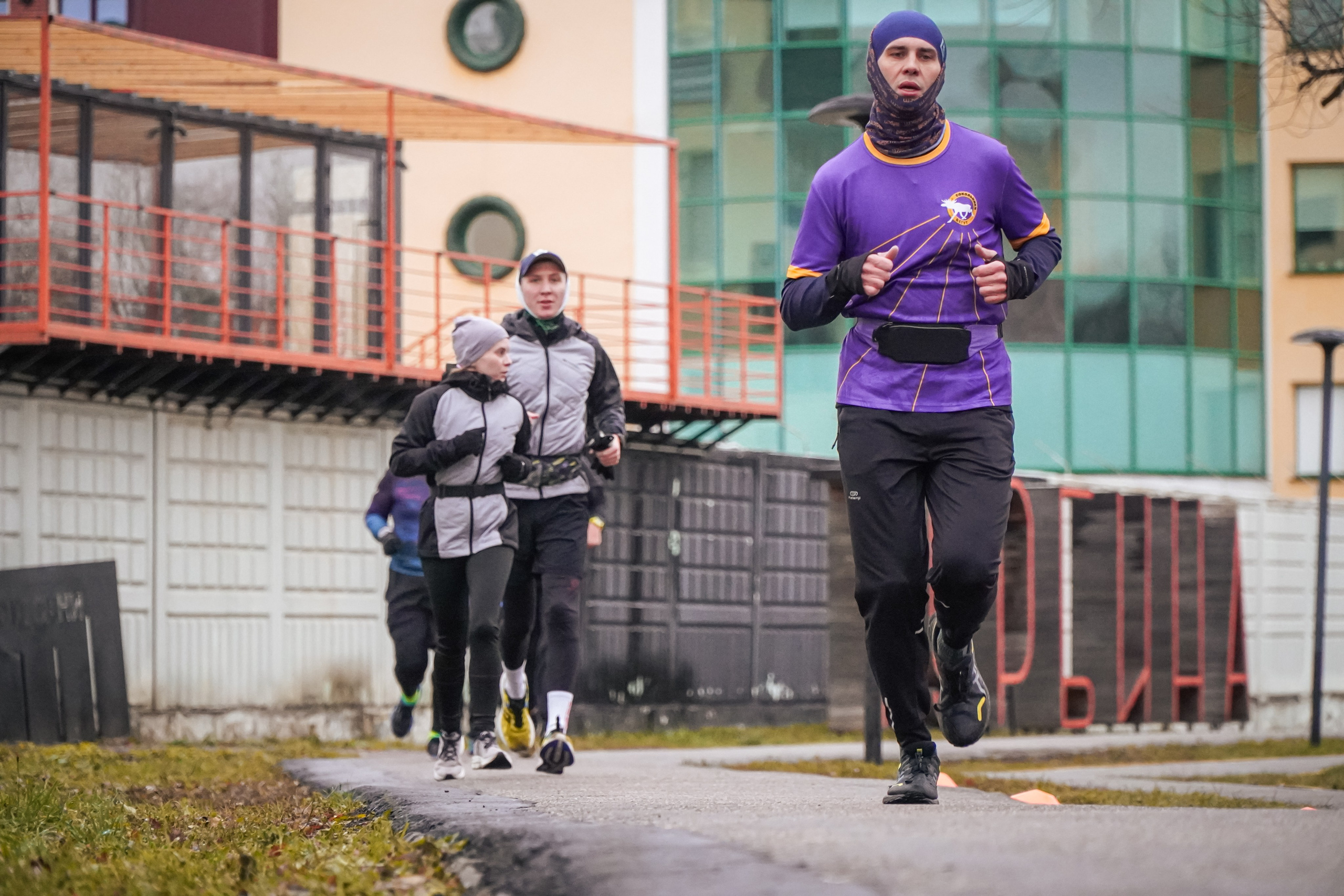 5 вёрст Реутов 16.11.2024. Роман Капилюшов. Бег. Фото. Видео. г. Люберцы