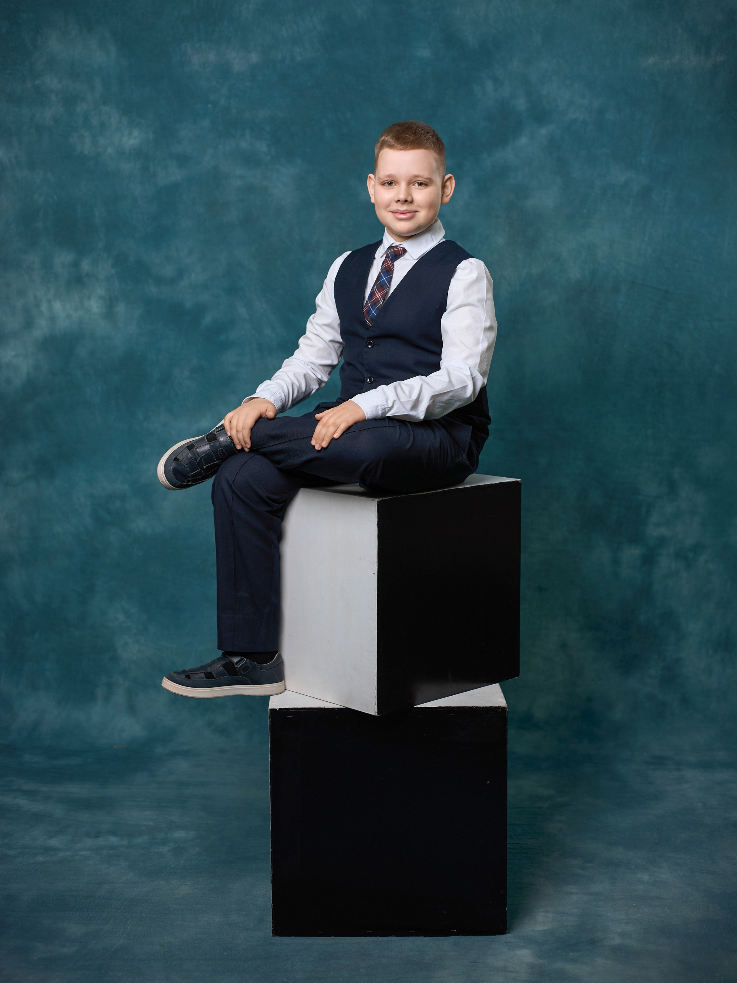 Школьный альбом "Кубы бирюза". Выпускные альбомы в Тюмени для школ, садов, вузов спортивных секций