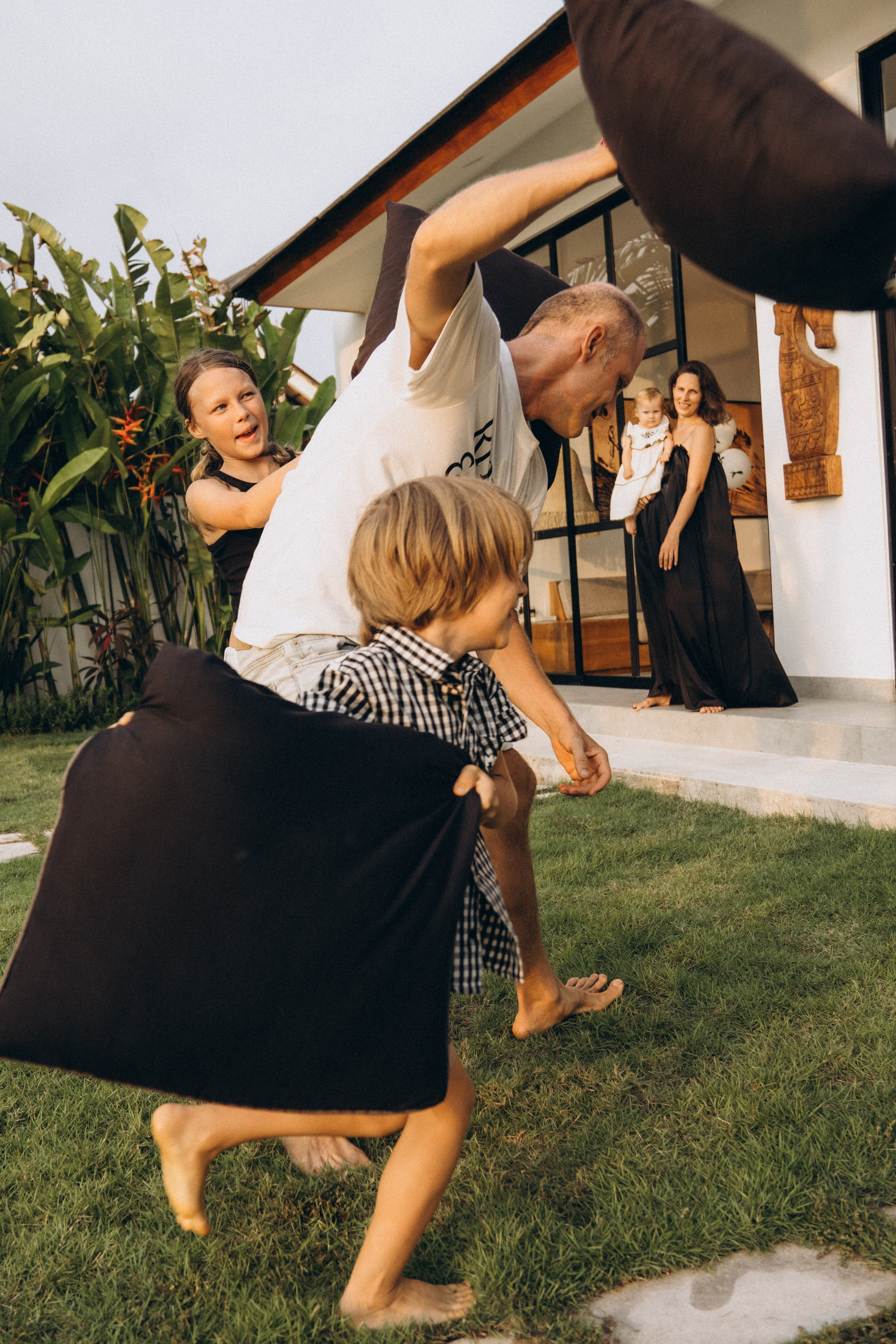 Gleb, Ira, Sonya, Kirill & Leya. Olga Antipova — photographer