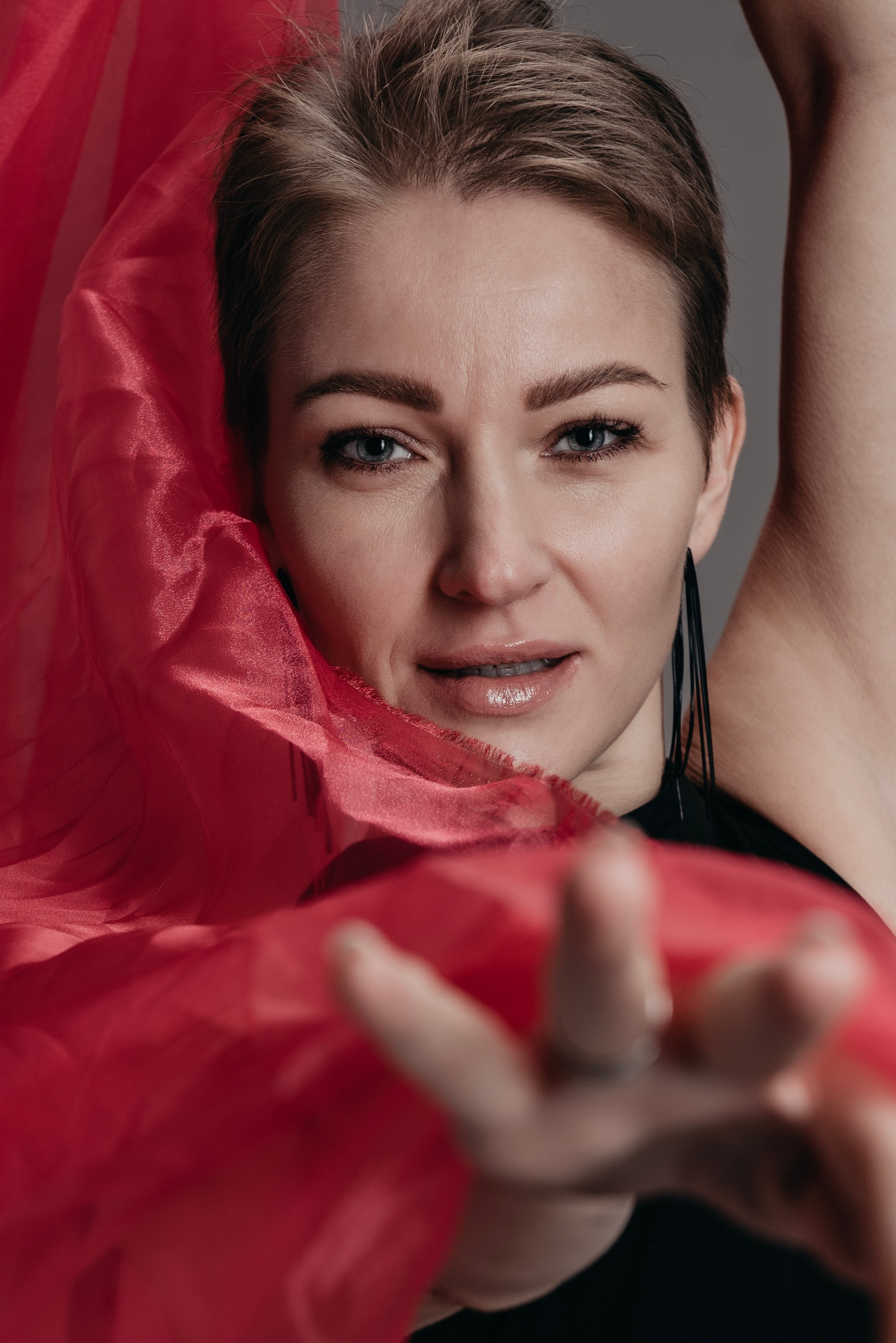 Анна. Съемка с тканью. Контент фотограф в Волгограде Сотникова Александра