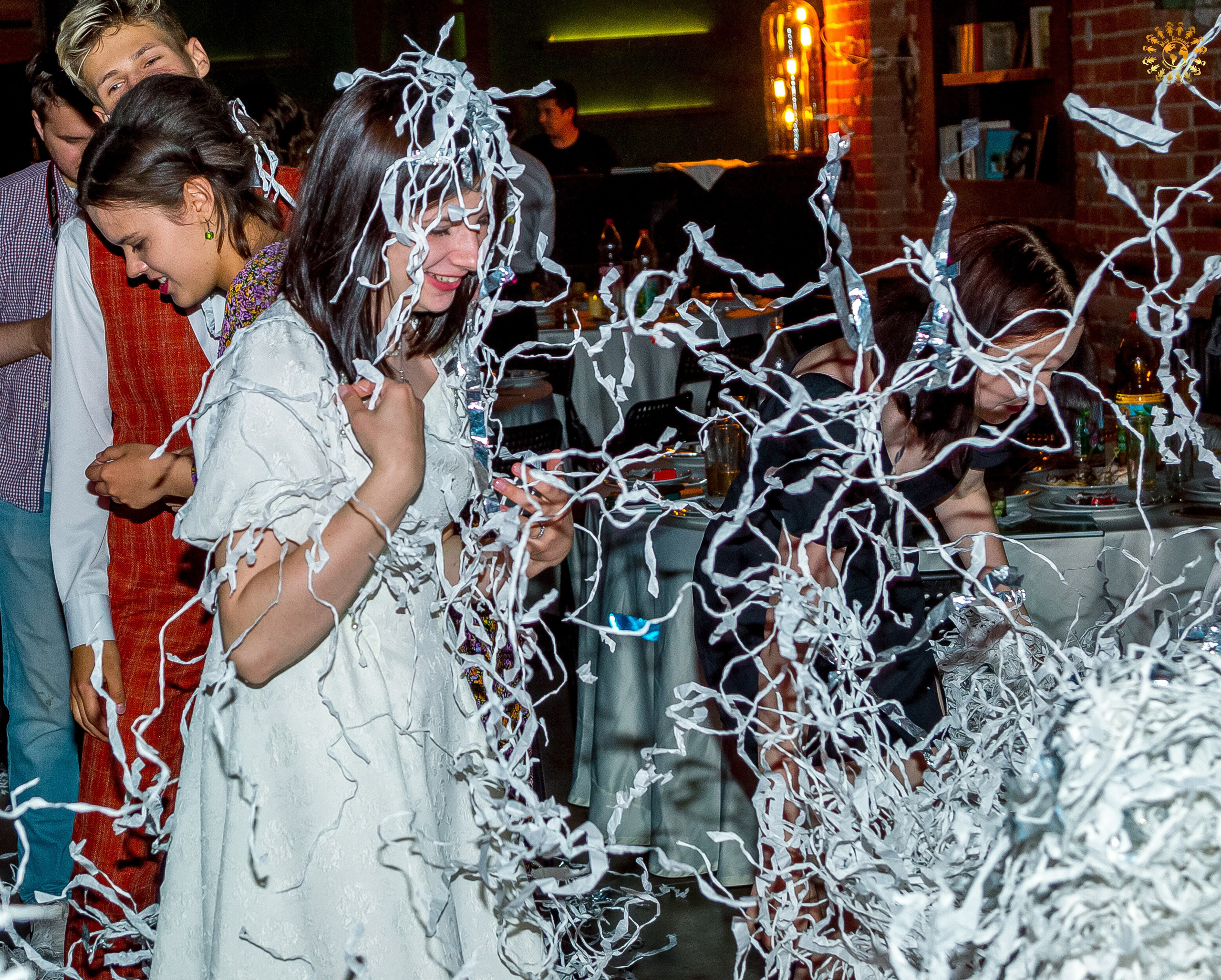 Выпускной 2023 (Школа 548; 9 Ж класс) AG Loft «Библиотека», Москва. Репортажная съемка в Москве и области. Анималистика