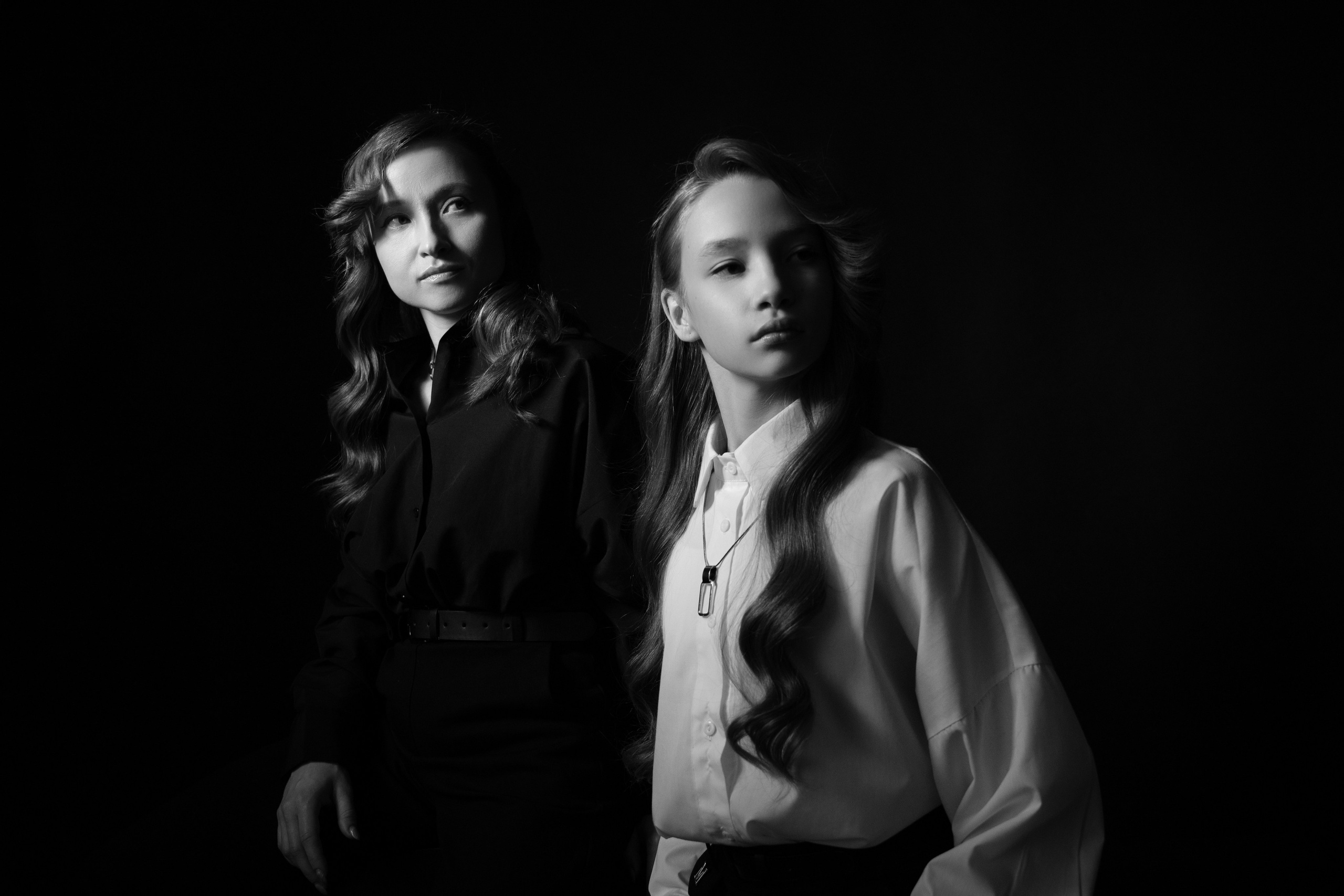 Регина и Аделина. Черное и белое