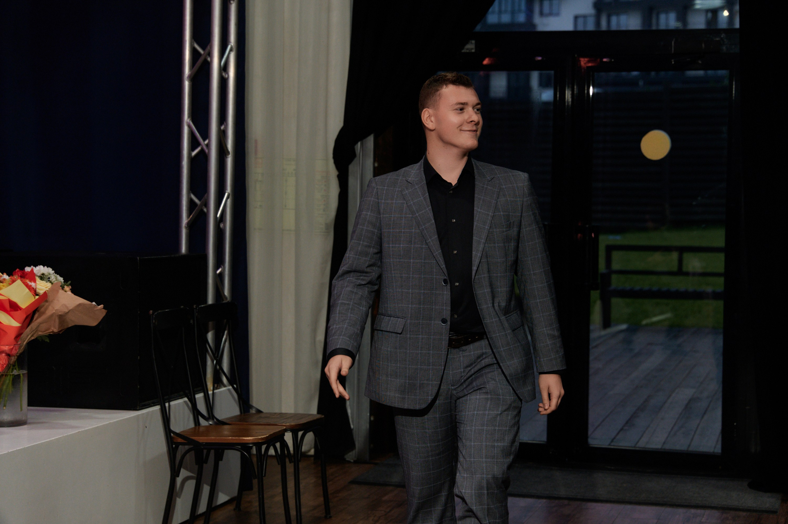 Выпускной 17 Школа 2024. Свадебный фотограф во Владивостоке Гарагуля Игорь