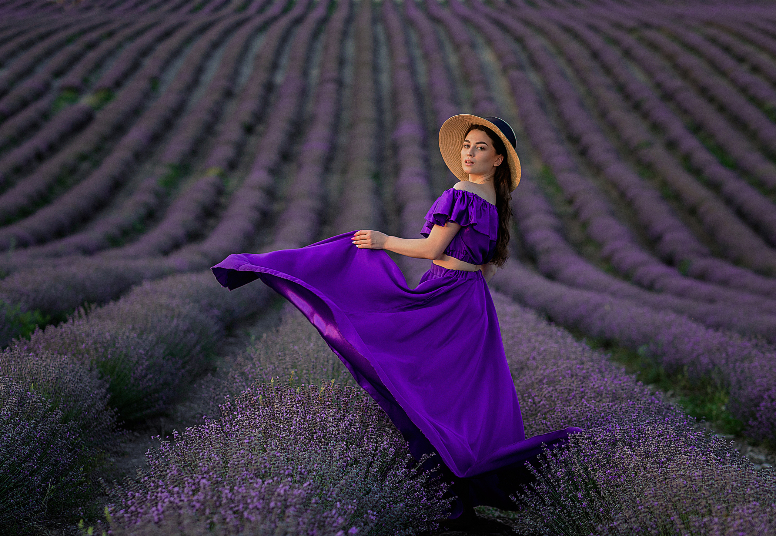 В цветении. Фотограф-стилист Крым Прокат одежды в Крыму. Фотосессии в Крыму