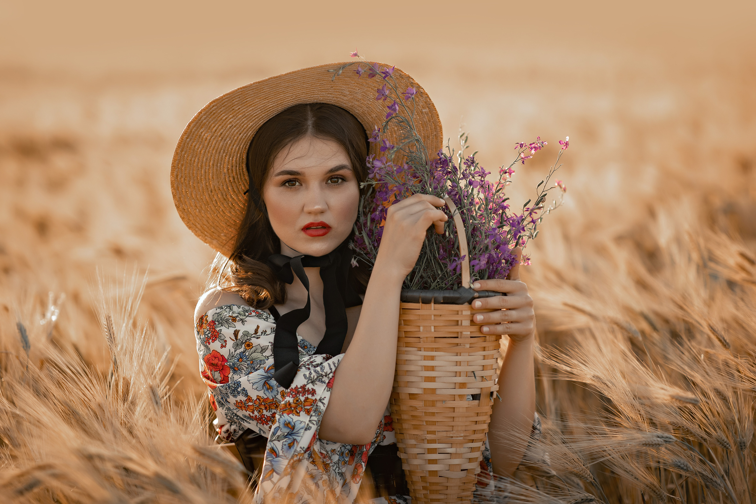 В цветении. Фотограф-стилист Крым Прокат одежды в Крыму. Фотосессии в Крыму