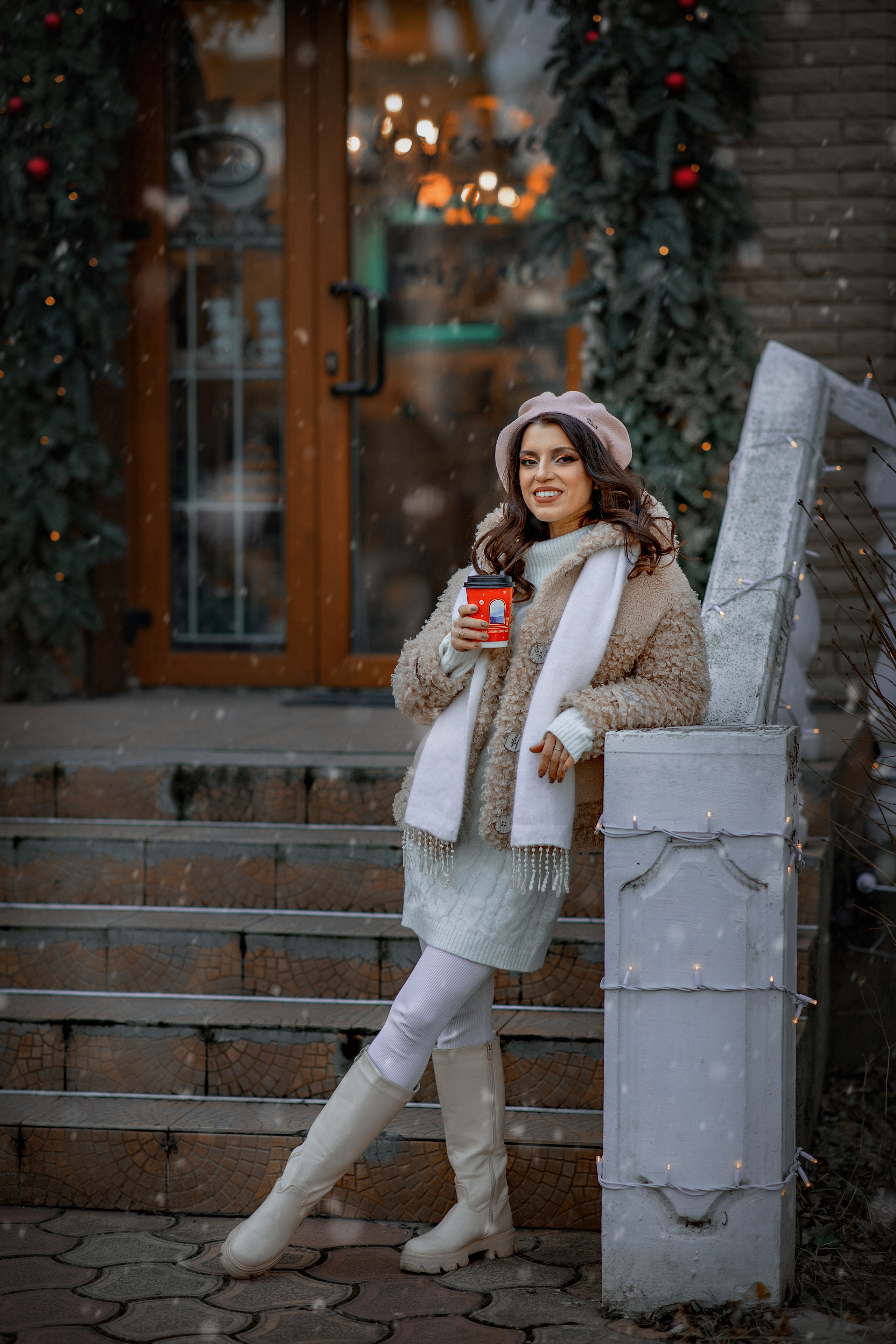 Фотосессия " Прогулка ". Фотограф-стилист Крым Прокат одежды в Крыму. Фотосессии в Крыму