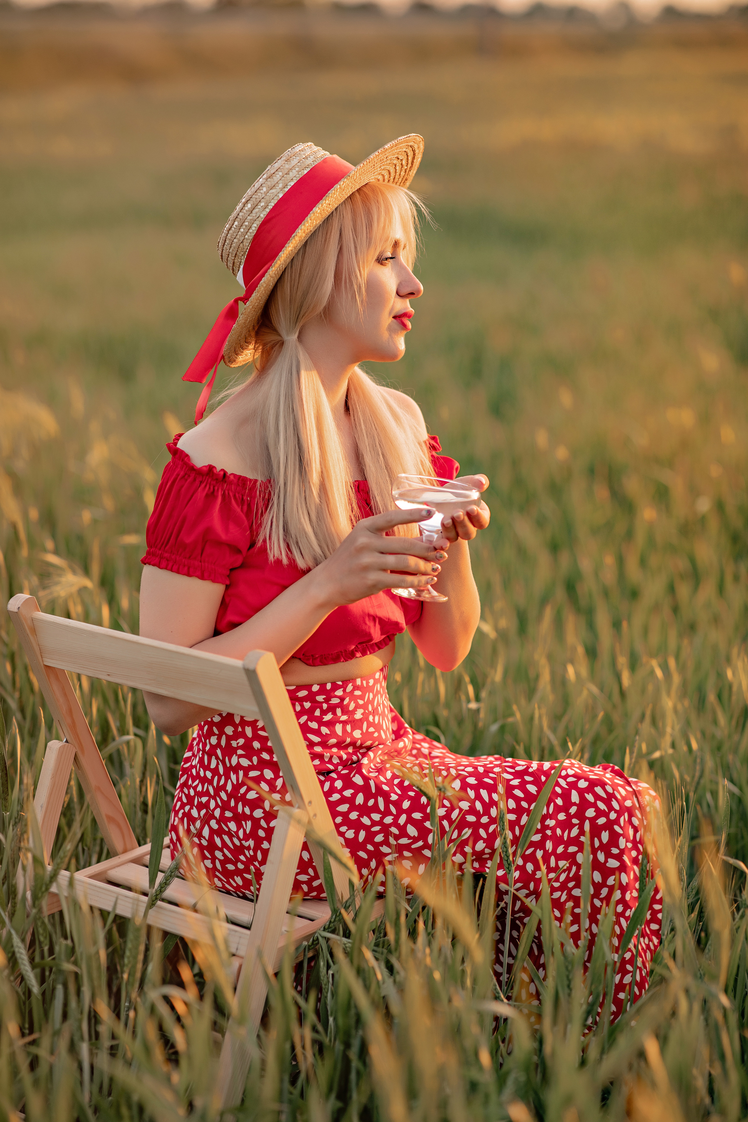 В цветении. Фотограф-стилист Крым Прокат одежды в Крыму. Фотосессии в Крыму