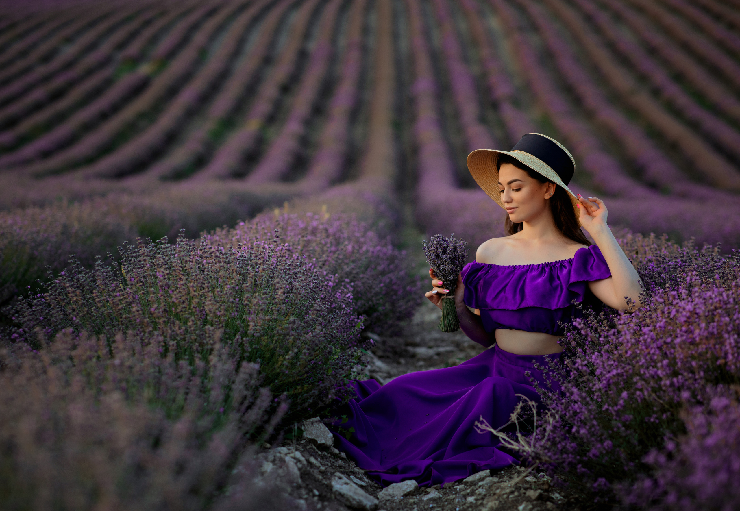 В цветении. Фотограф-стилист Крым Прокат одежды в Крыму. Фотосессии в Крыму