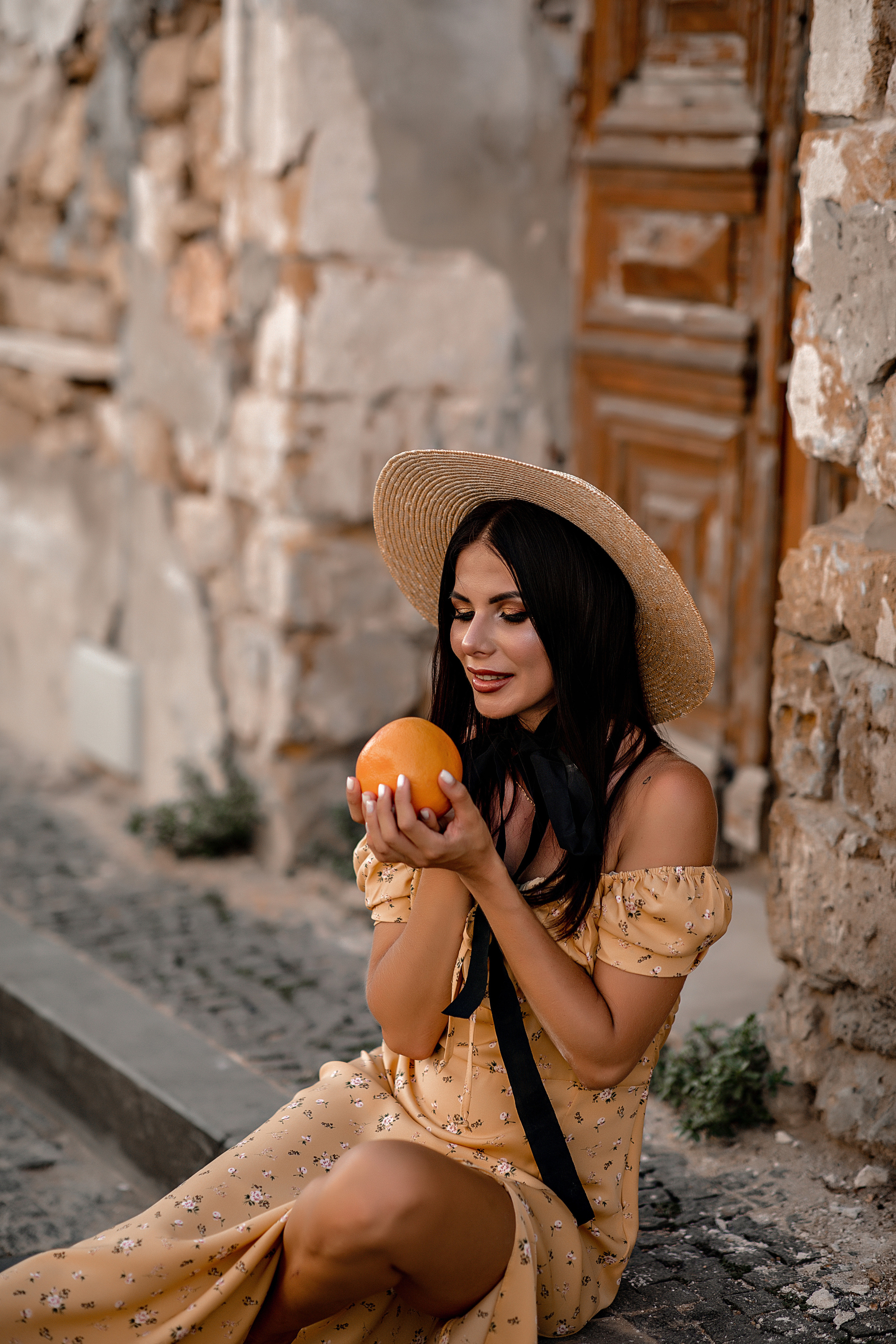 Фотосессия " Прогулка ". Фотограф-стилист Крым Прокат одежды в Крыму. Фотосессии в Крыму