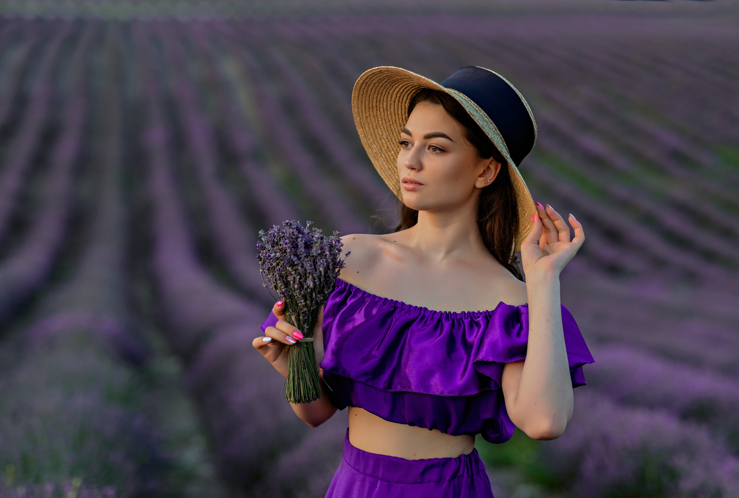 В цветении. Фотограф-стилист Крым Прокат одежды в Крыму. Фотосессии в Крыму