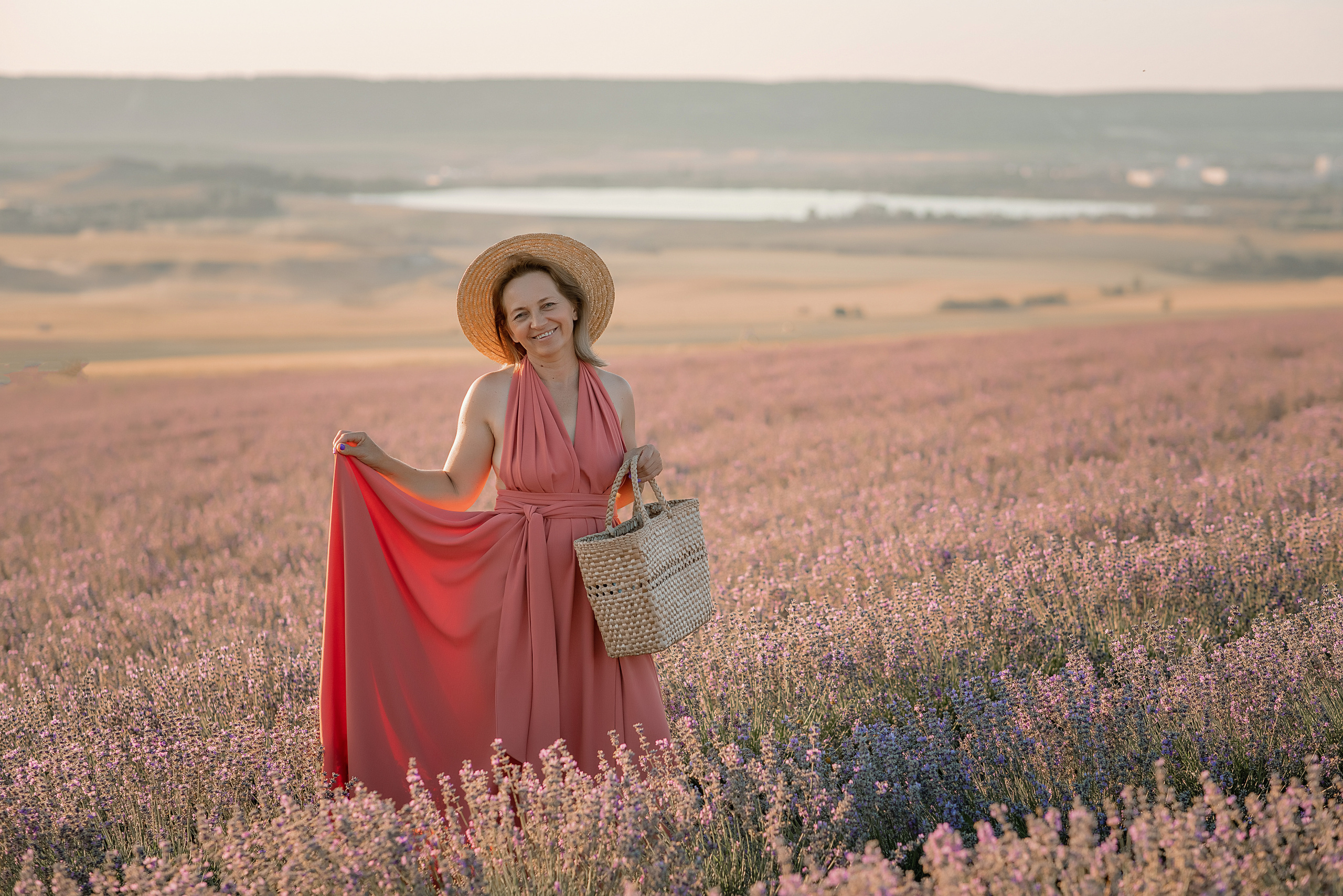 В цветении. Фотограф-стилист Крым Прокат одежды в Крыму. Фотосессии в Крыму