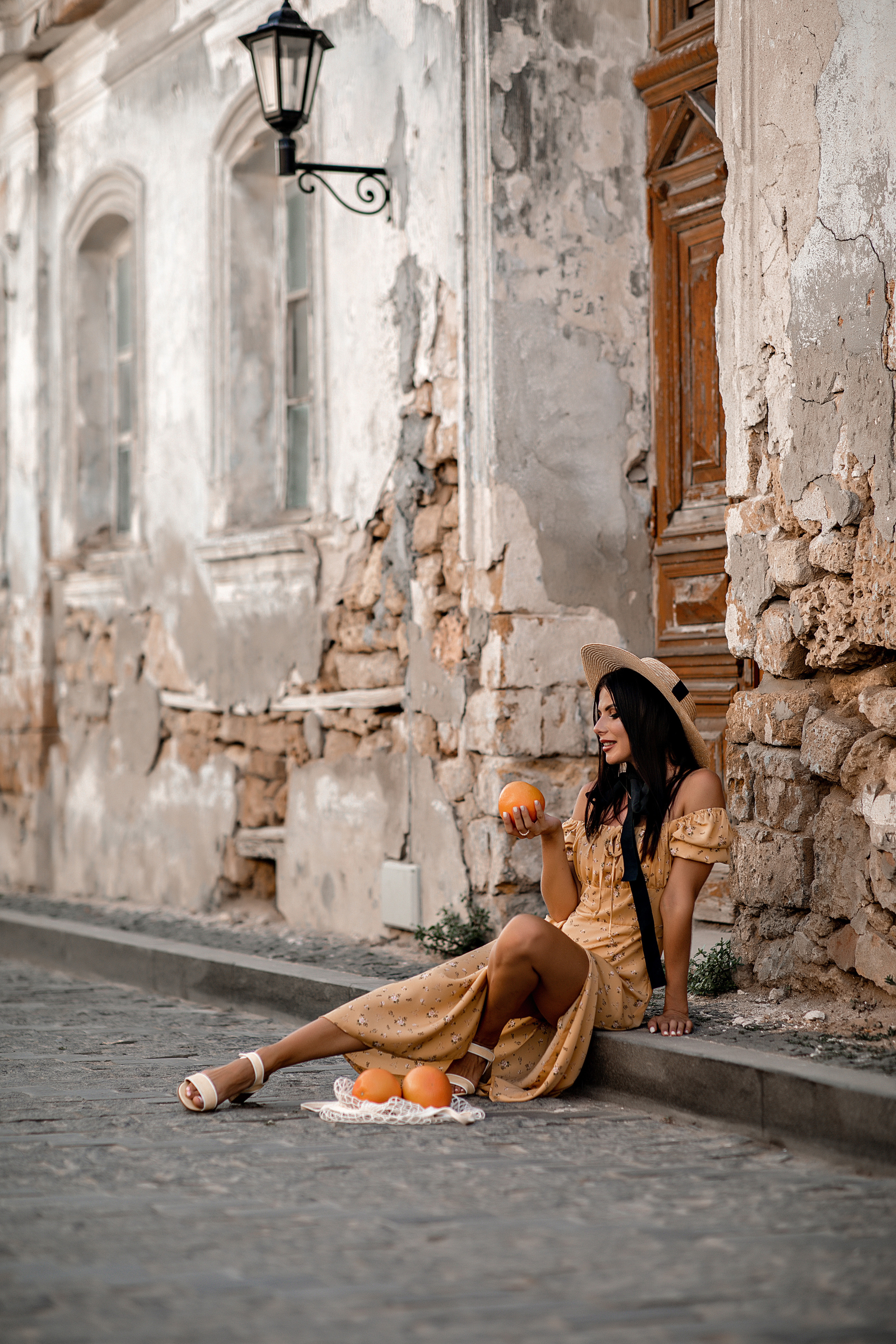 Фотосессия " Прогулка ". Фотограф-стилист Крым Прокат одежды в Крыму. Фотосессии в Крыму