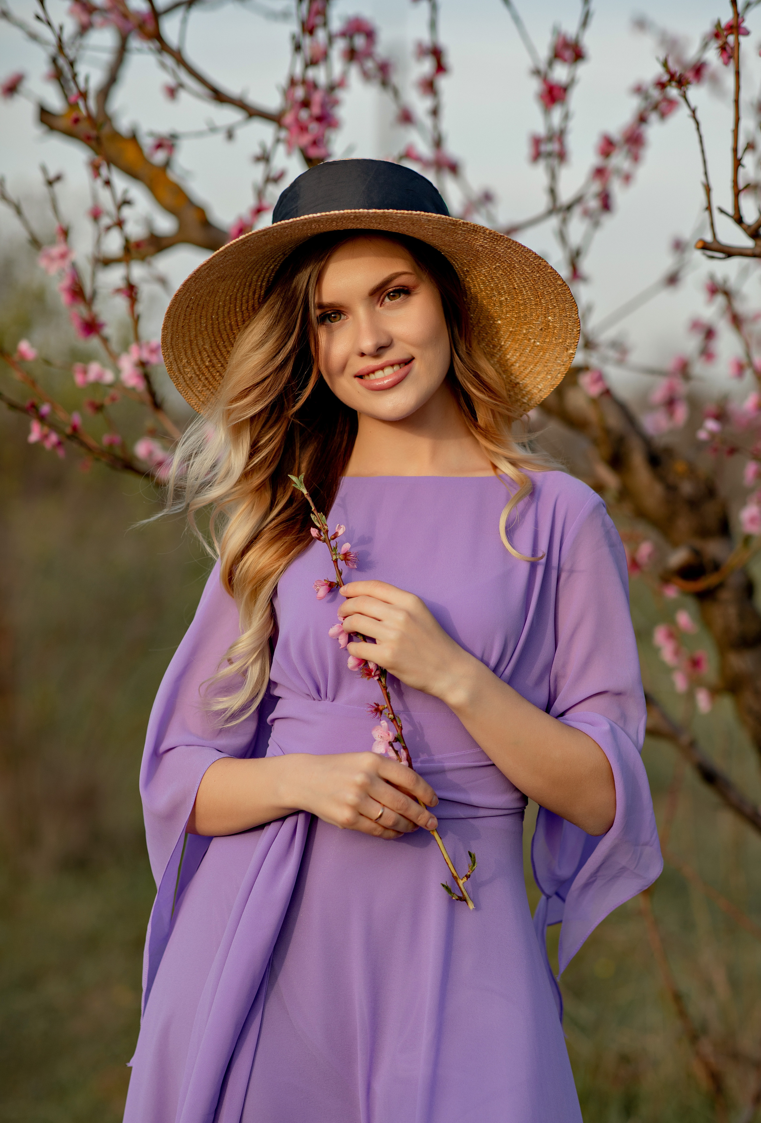 В цветении. Фотограф-стилист Крым Прокат одежды в Крыму. Фотосессии в Крыму