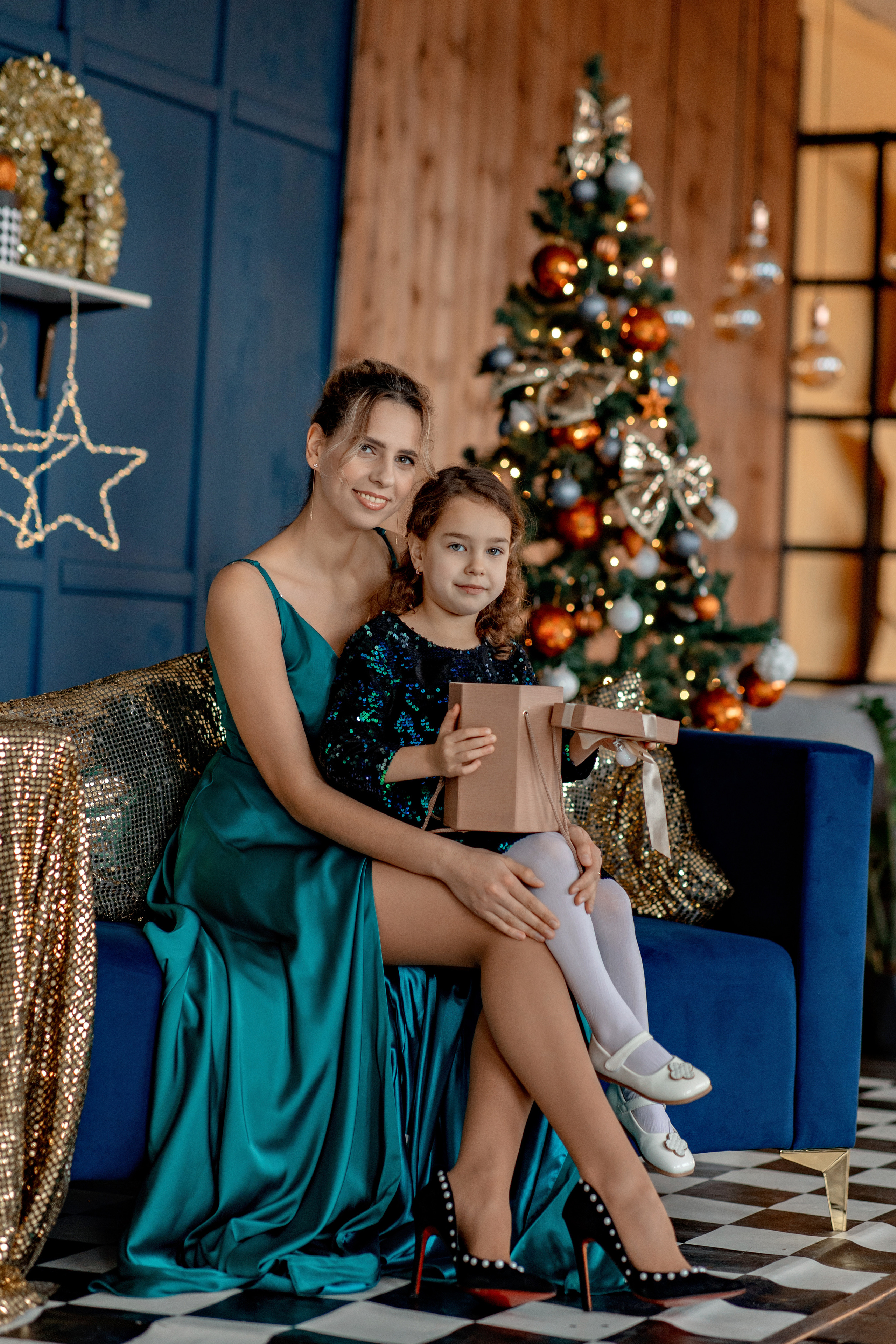 Новогодние. Фотограф-стилист Крым Прокат одежды в Крыму. Фотосессии в Крыму