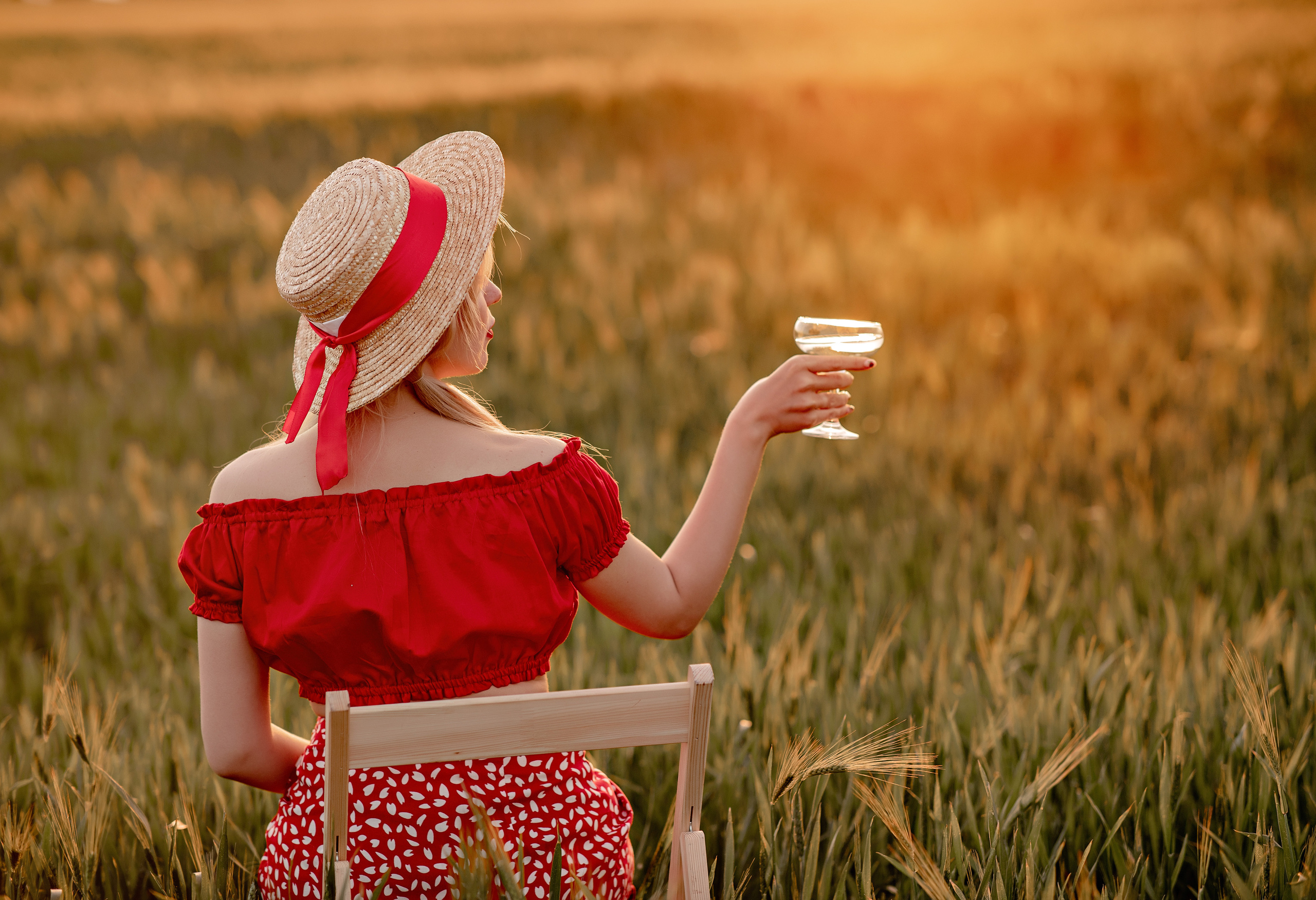 В цветении. Фотограф-стилист Крым Прокат одежды в Крыму. Фотосессии в Крыму