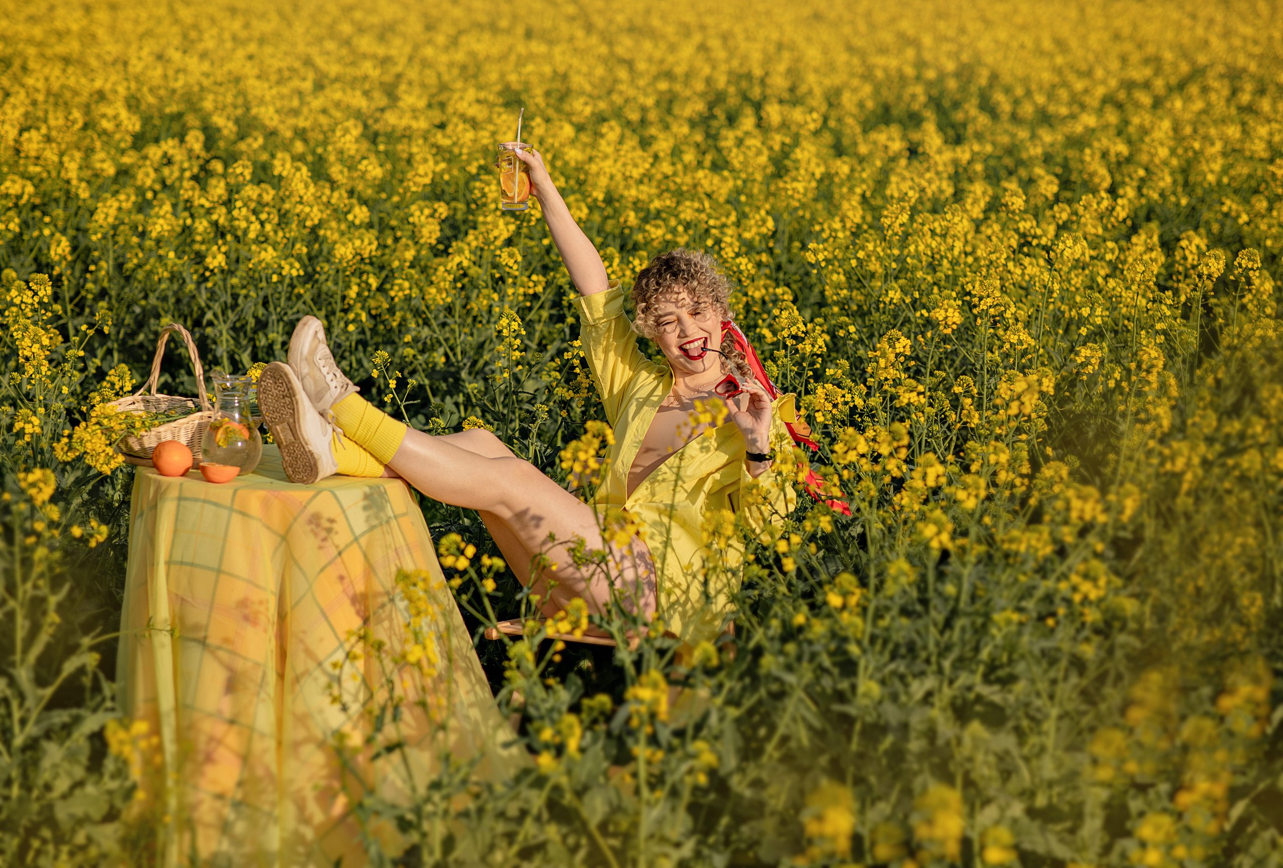 В цветении. Фотограф-стилист Крым Прокат одежды в Крыму. Фотосессии в Крыму