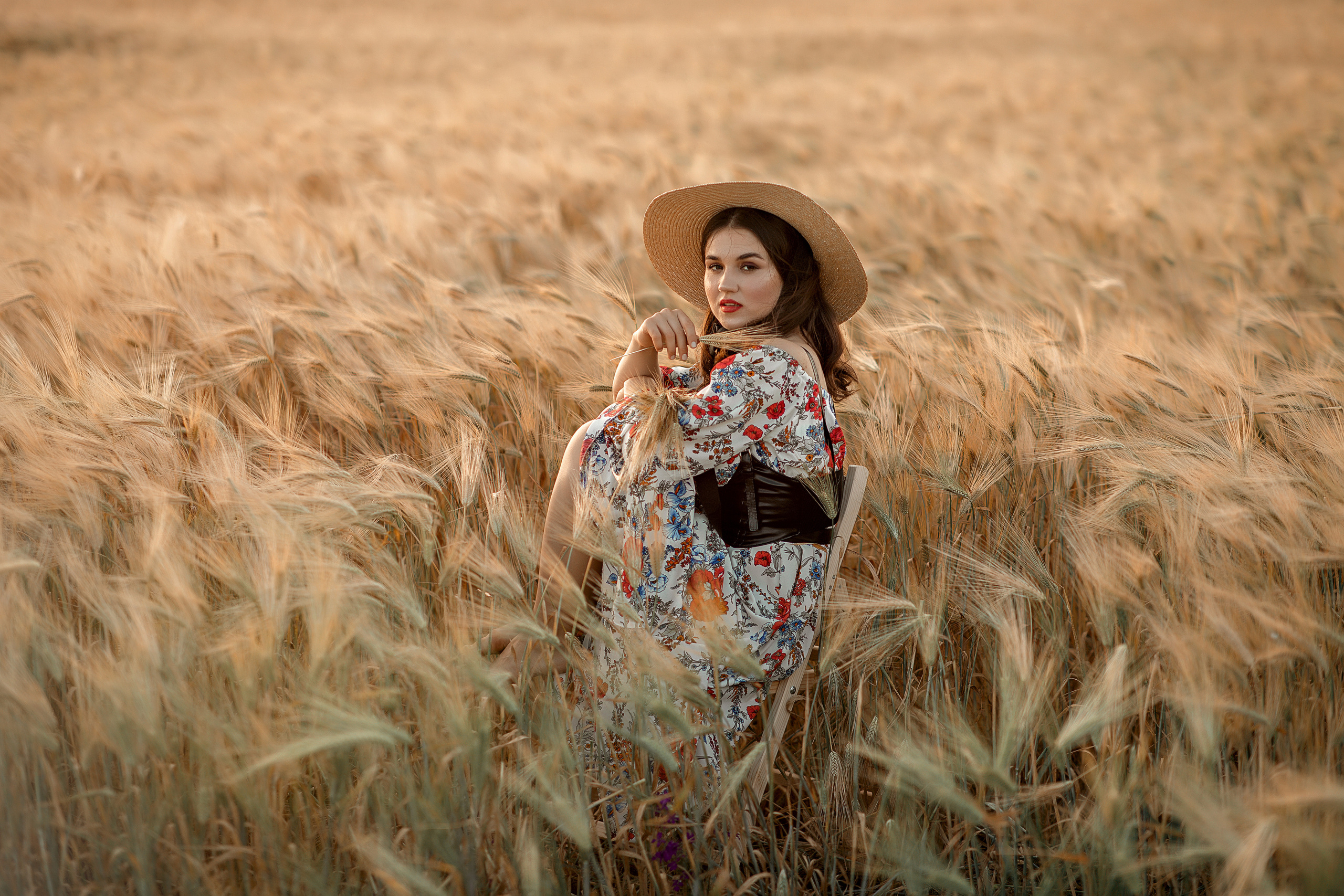 В цветении. Фотограф-стилист Крым Прокат одежды в Крыму. Фотосессии в Крыму