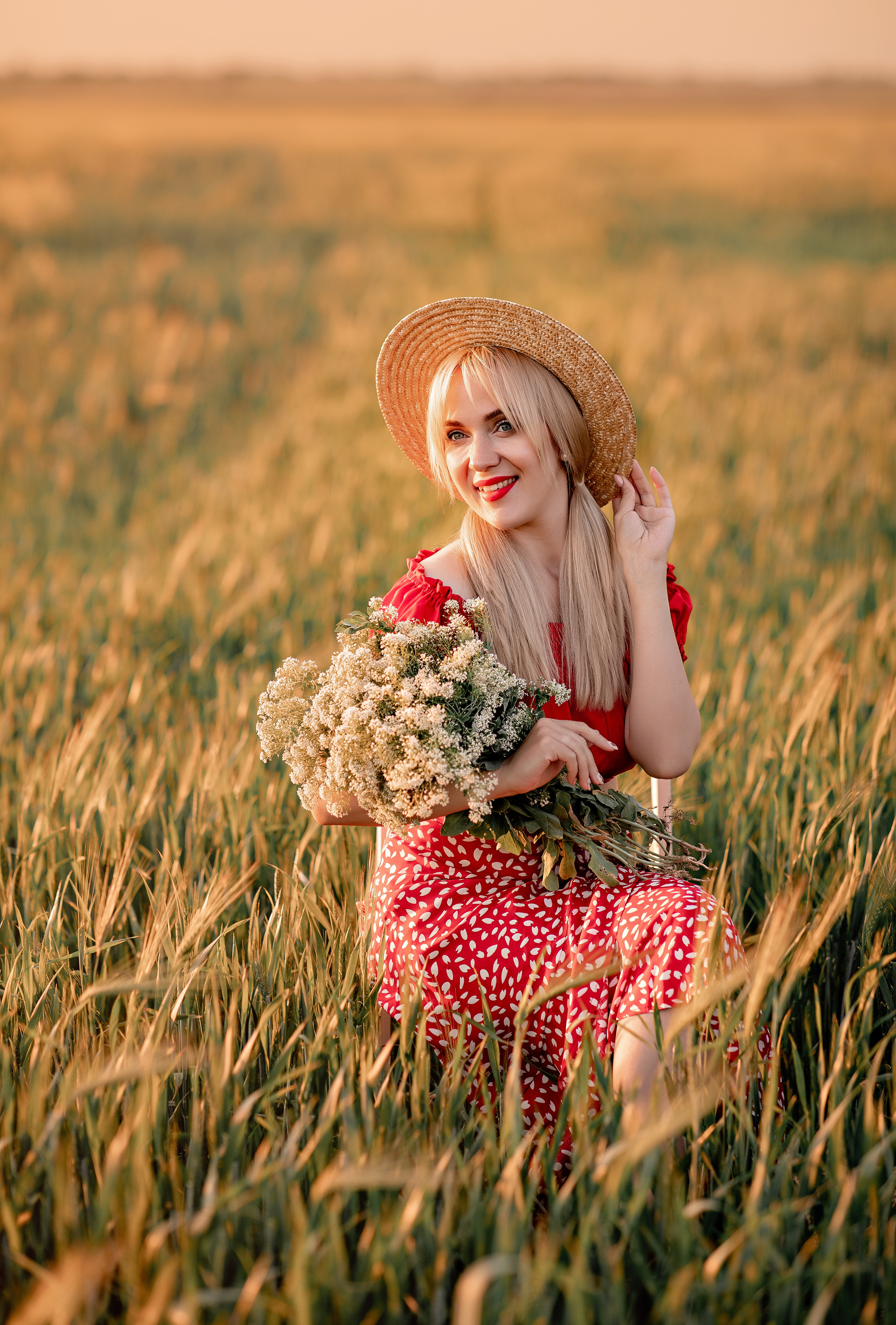 В цветении. Фотограф-стилист Крым Прокат одежды в Крыму. Фотосессии в Крыму