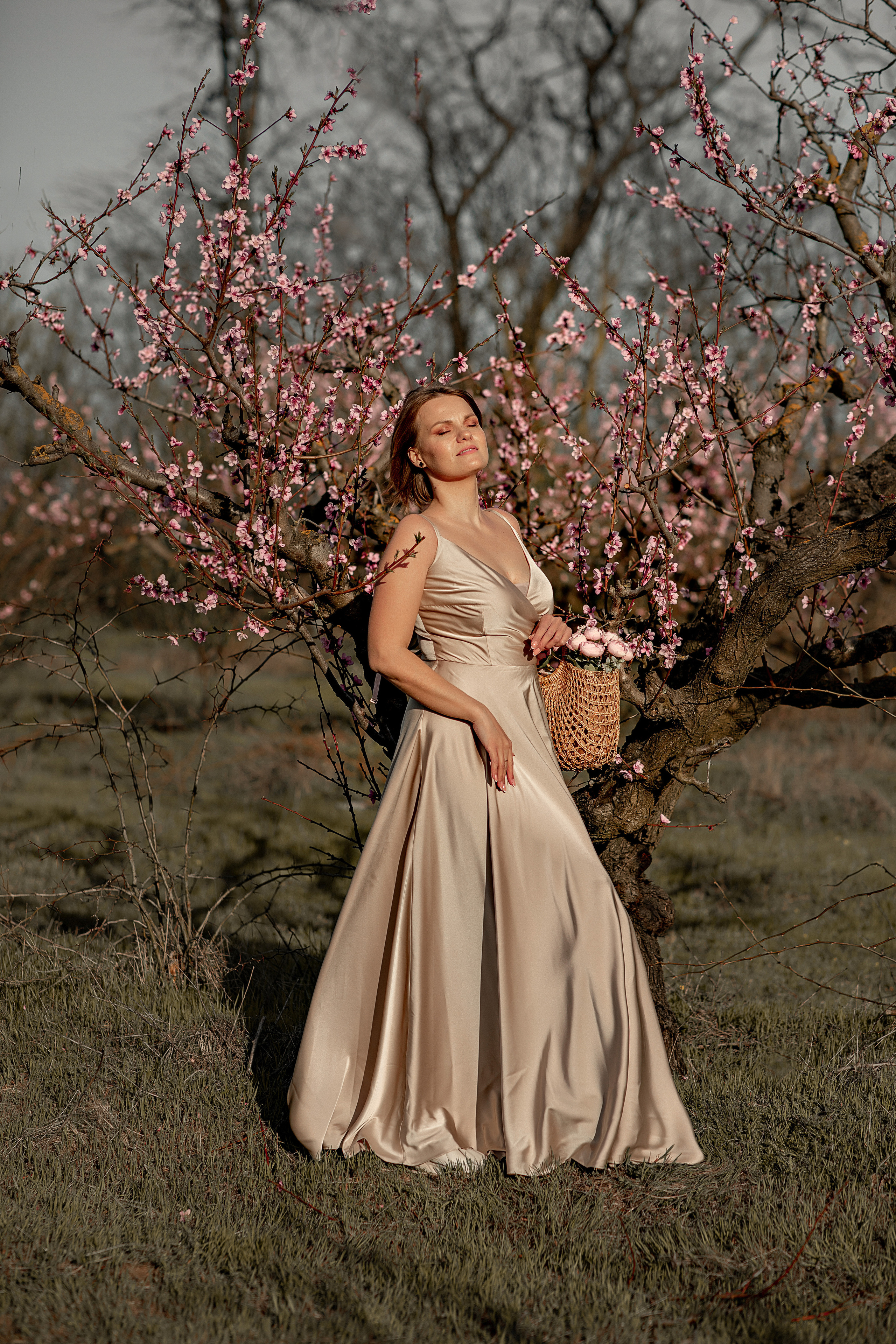 В цветении. Фотограф-стилист Крым Прокат одежды в Крыму. Фотосессии в Крыму