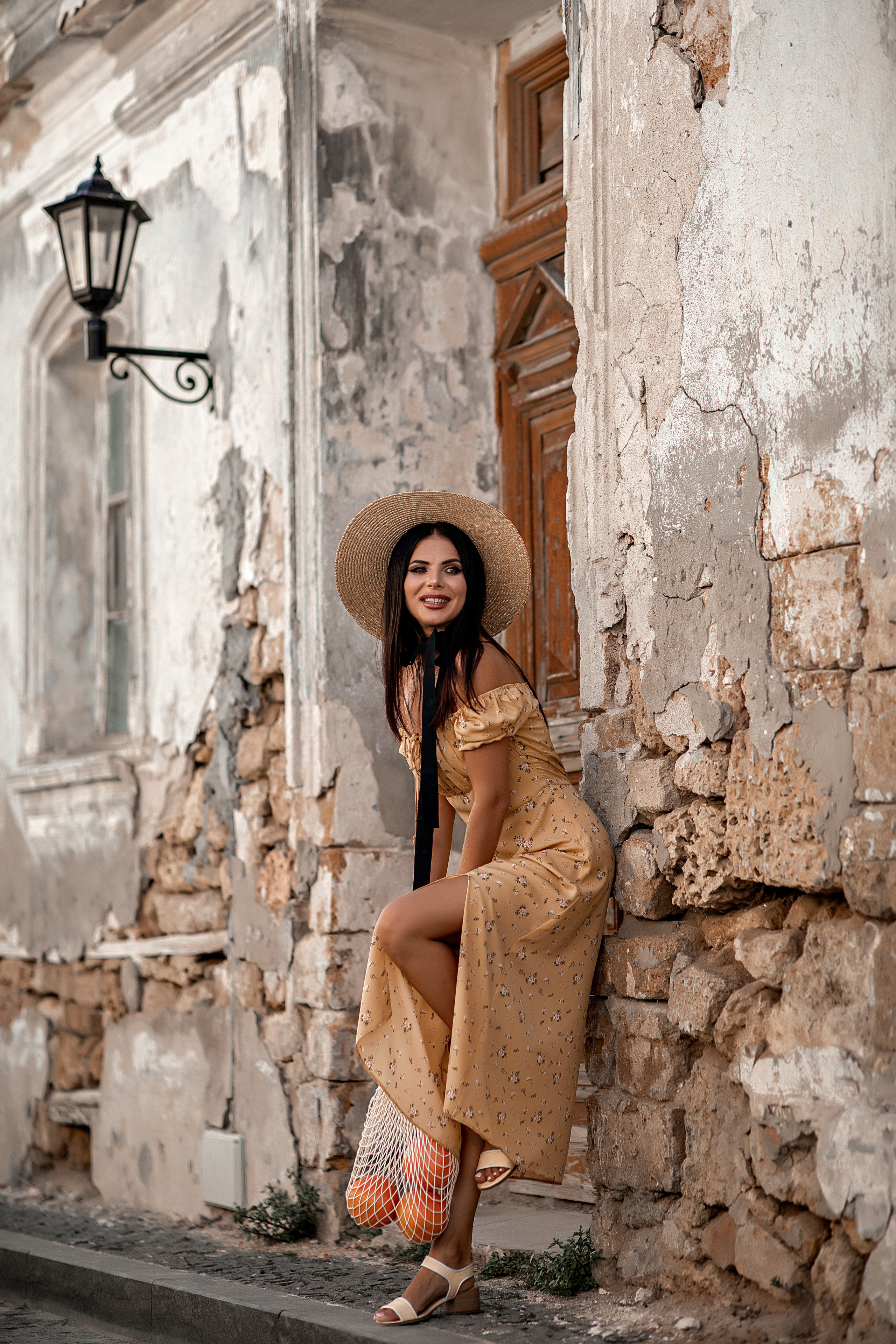 Фотосессия " Прогулка ". Фотограф-стилист Крым Прокат одежды в Крыму. Фотосессии в Крыму