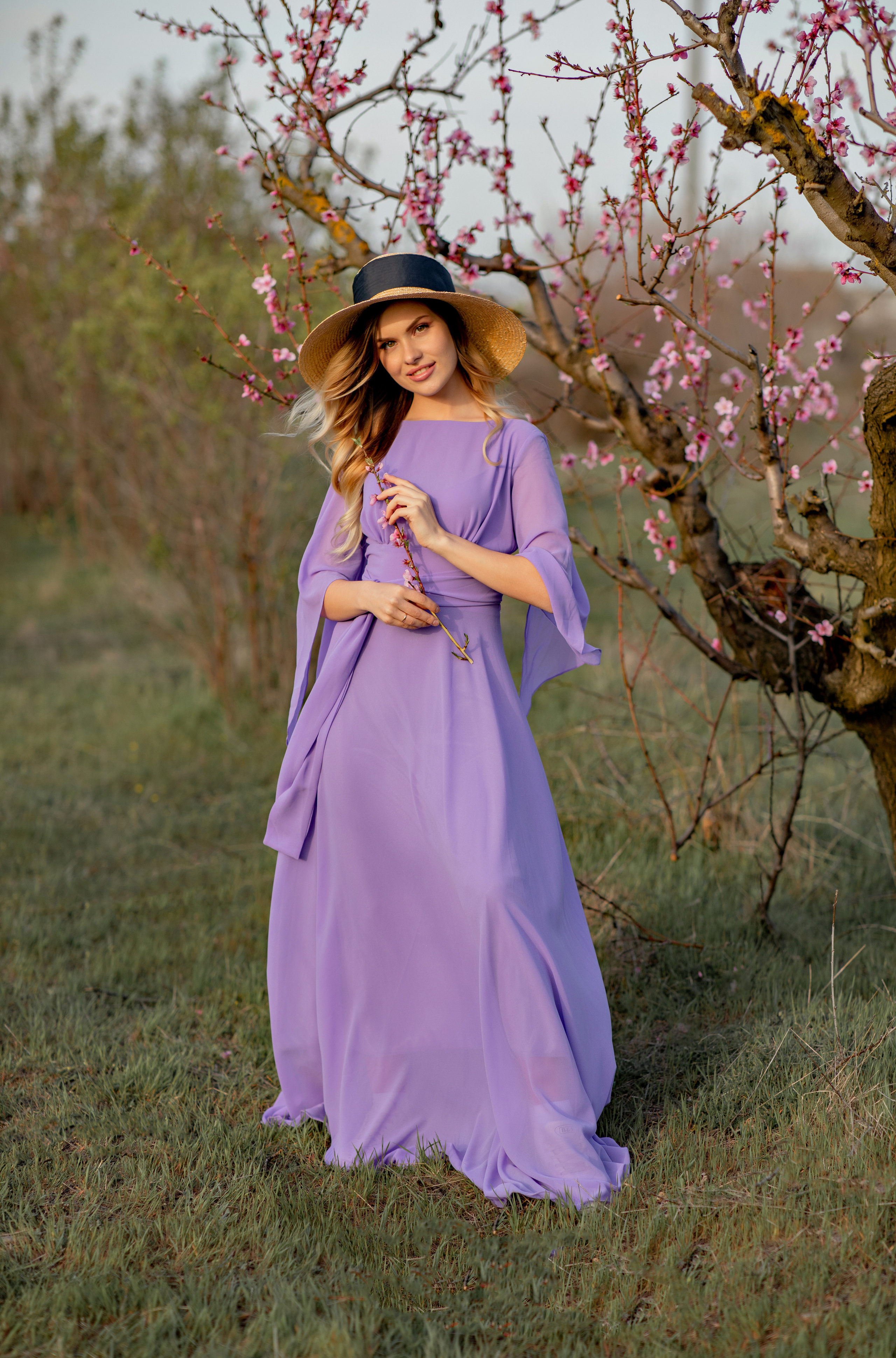 В цветении. Фотограф-стилист Крым Прокат одежды в Крыму. Фотосессии в Крыму