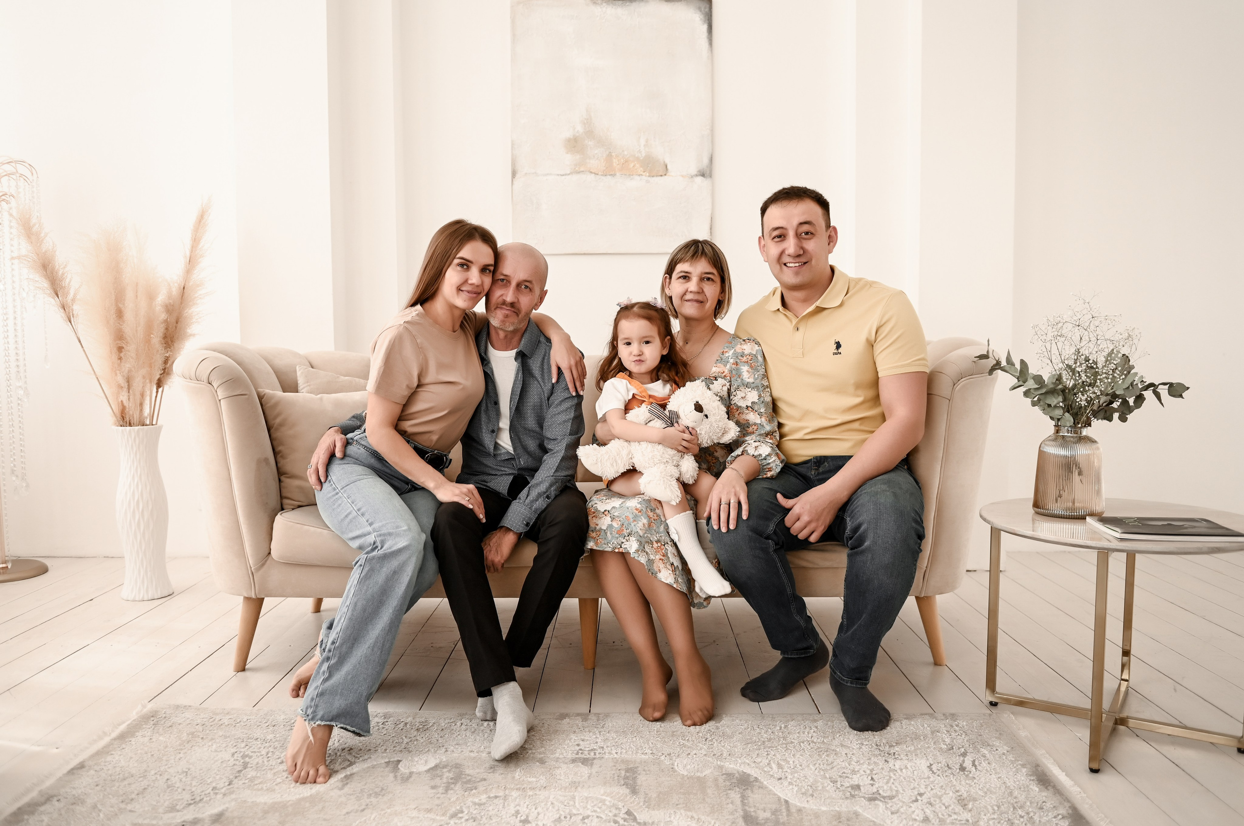 Семейная студийная  фотосессия 2. Свадебный, семейный, детский, контент фотограф в Омске Максим Ильин