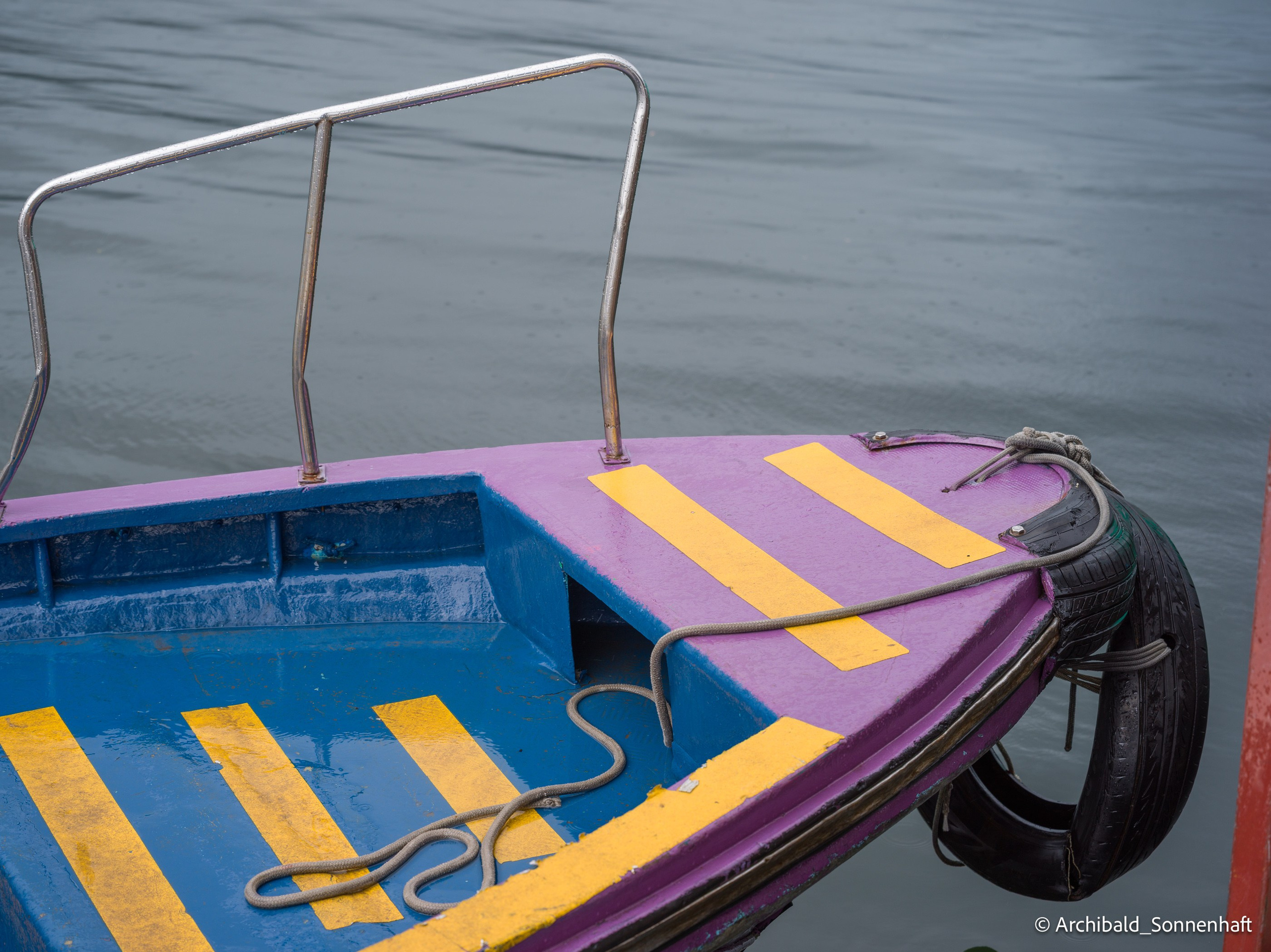 Kayaking. Photographer in Guangzhou, China. Archibald Sonnenhaft