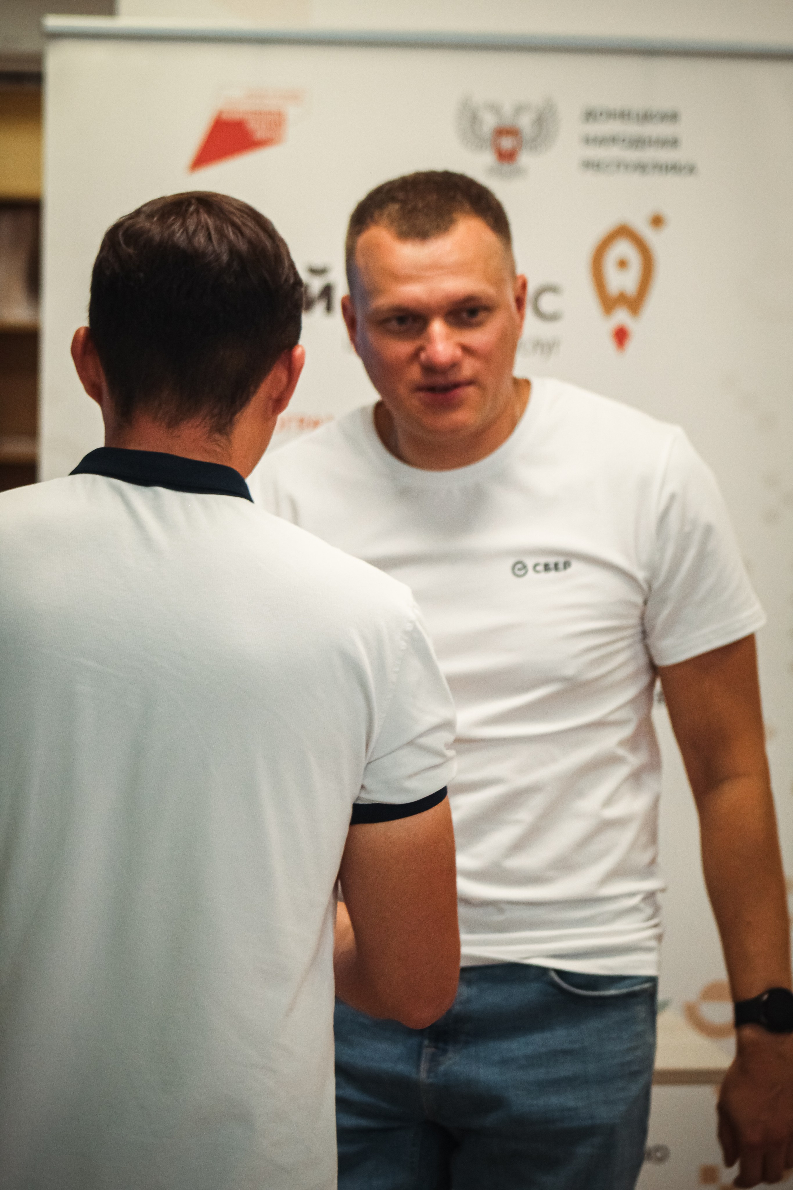 Сбер. Бизнес-завтрак. Илья Чемис — Фотограф в Мариуполе