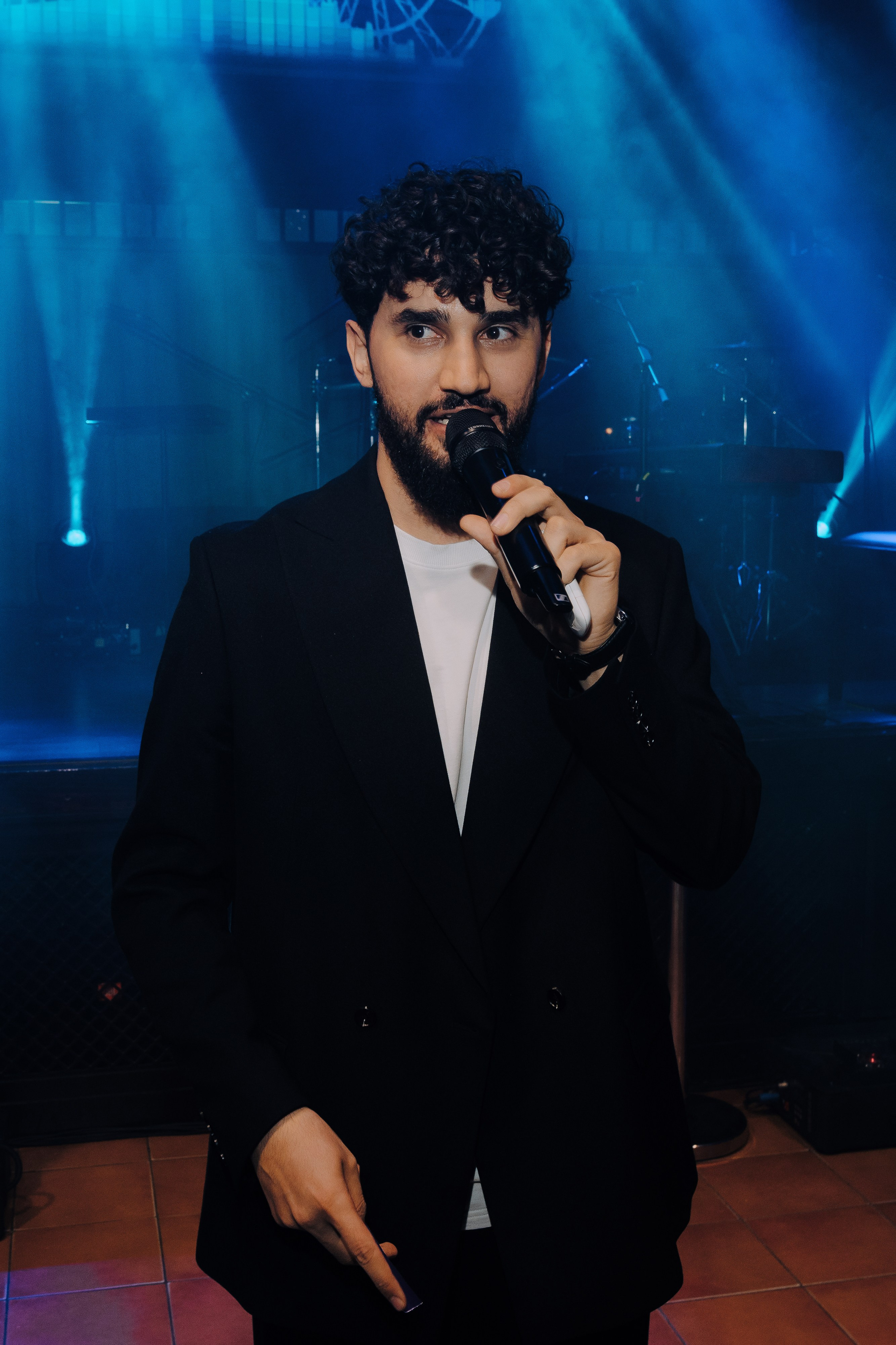 20 ЛЕТ МЕГАПОЛИС ЧЕЛЯБИНСК ХЕДЛАЙНЕР ЕЛКА. Репортажный фотограф Зуев Роман г. Челябинск