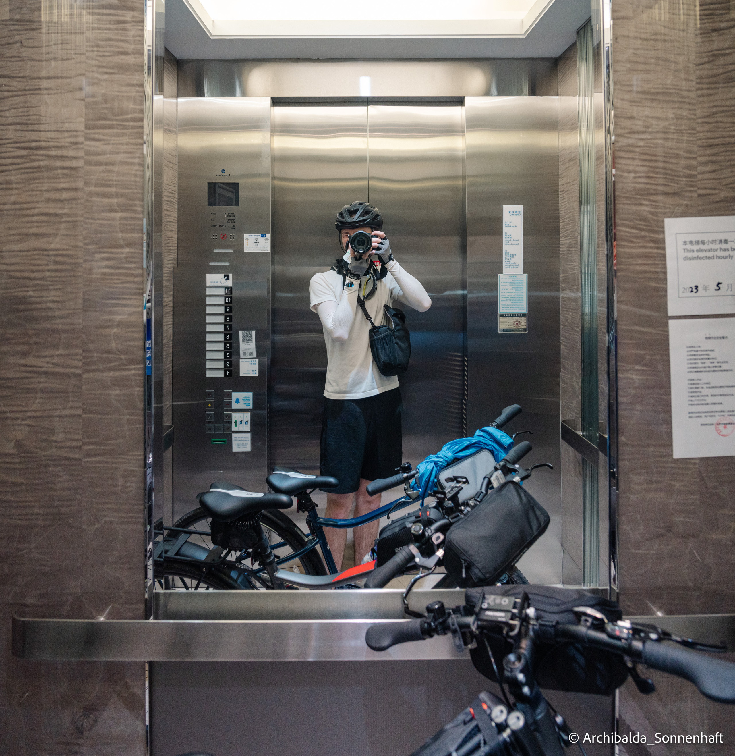 北京（Beijing), 2023.05.02. Photographer in Guangzhou, China. Archibald Sonnenhaft