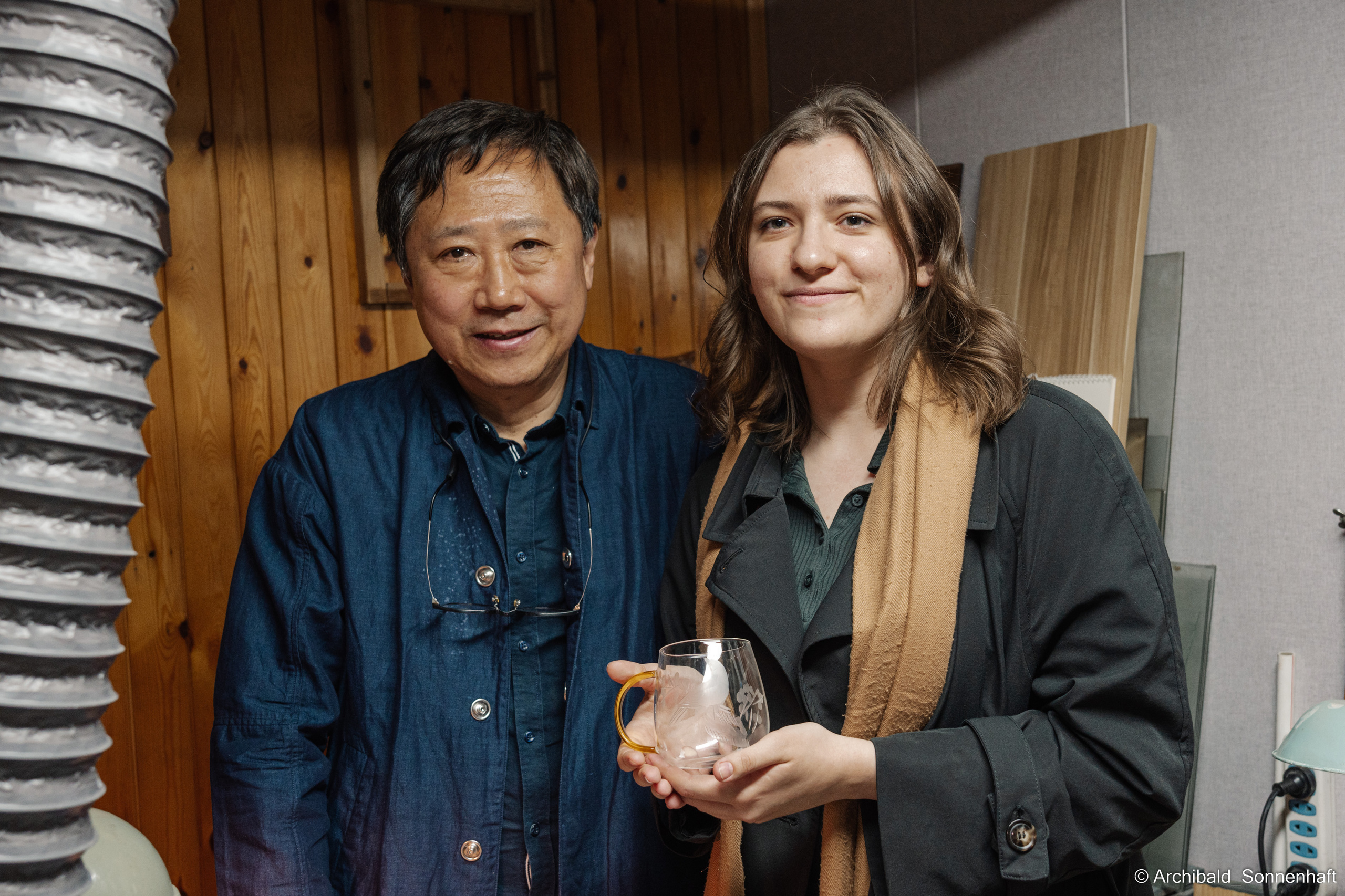 Master class on engraving on glass. Photographer in Guangzhou, China. Archibald Sonnenhaft