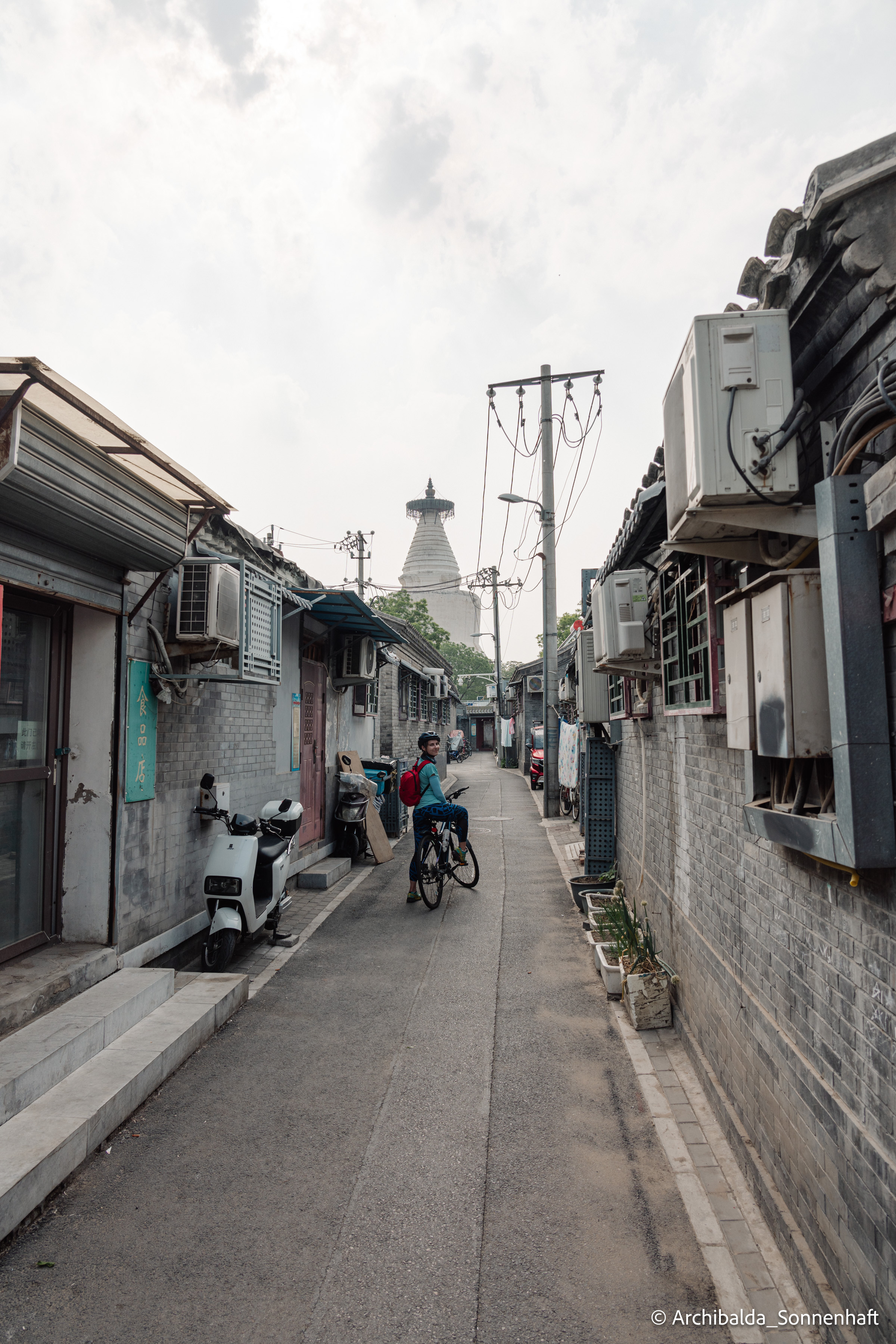 北京（Beijing), 2023.05.02. Photographer in Guangzhou, China. Archibald Sonnenhaft