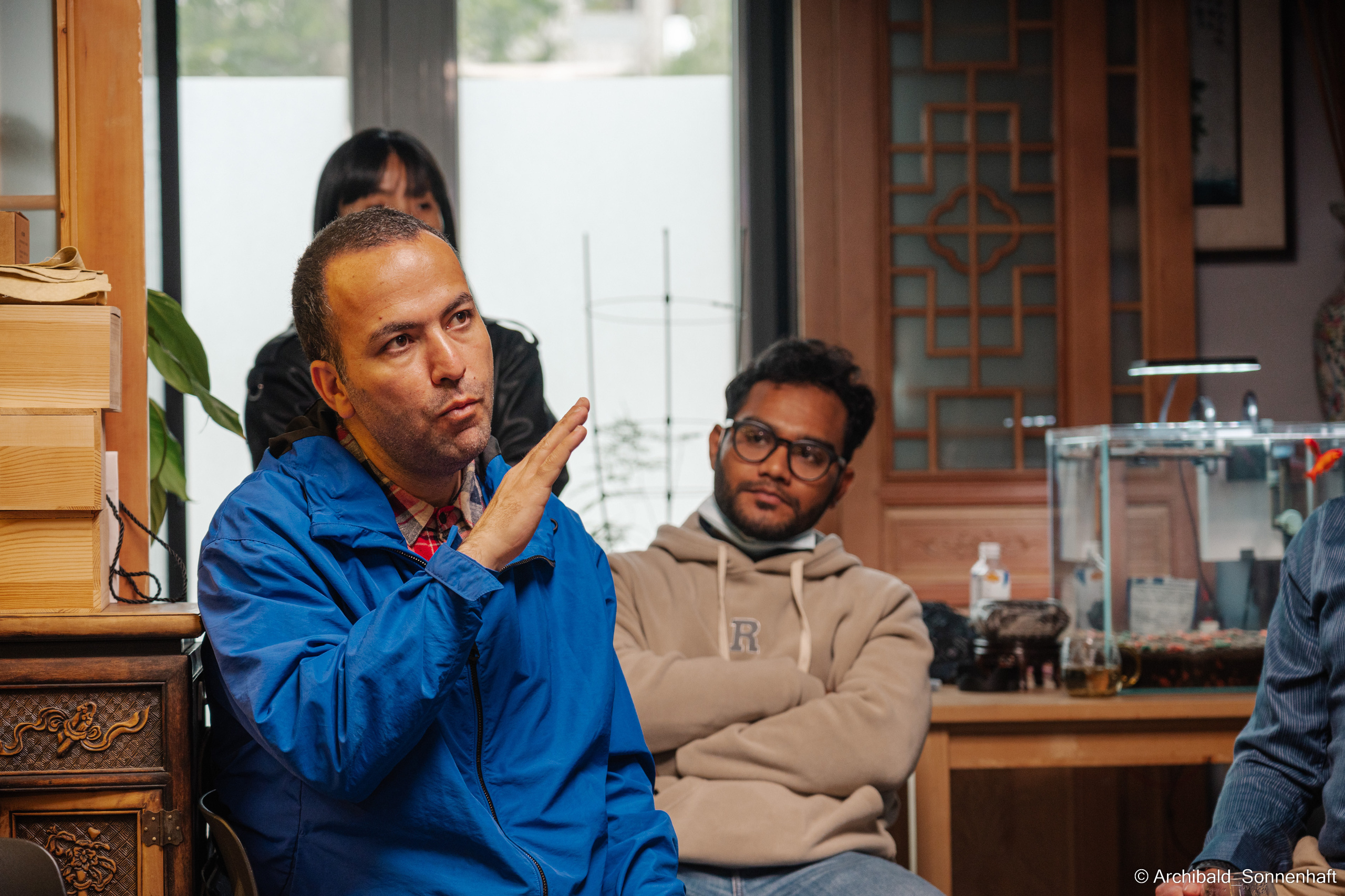 Master class on engraving on glass. Photographer in Guangzhou, China. Archibald Sonnenhaft