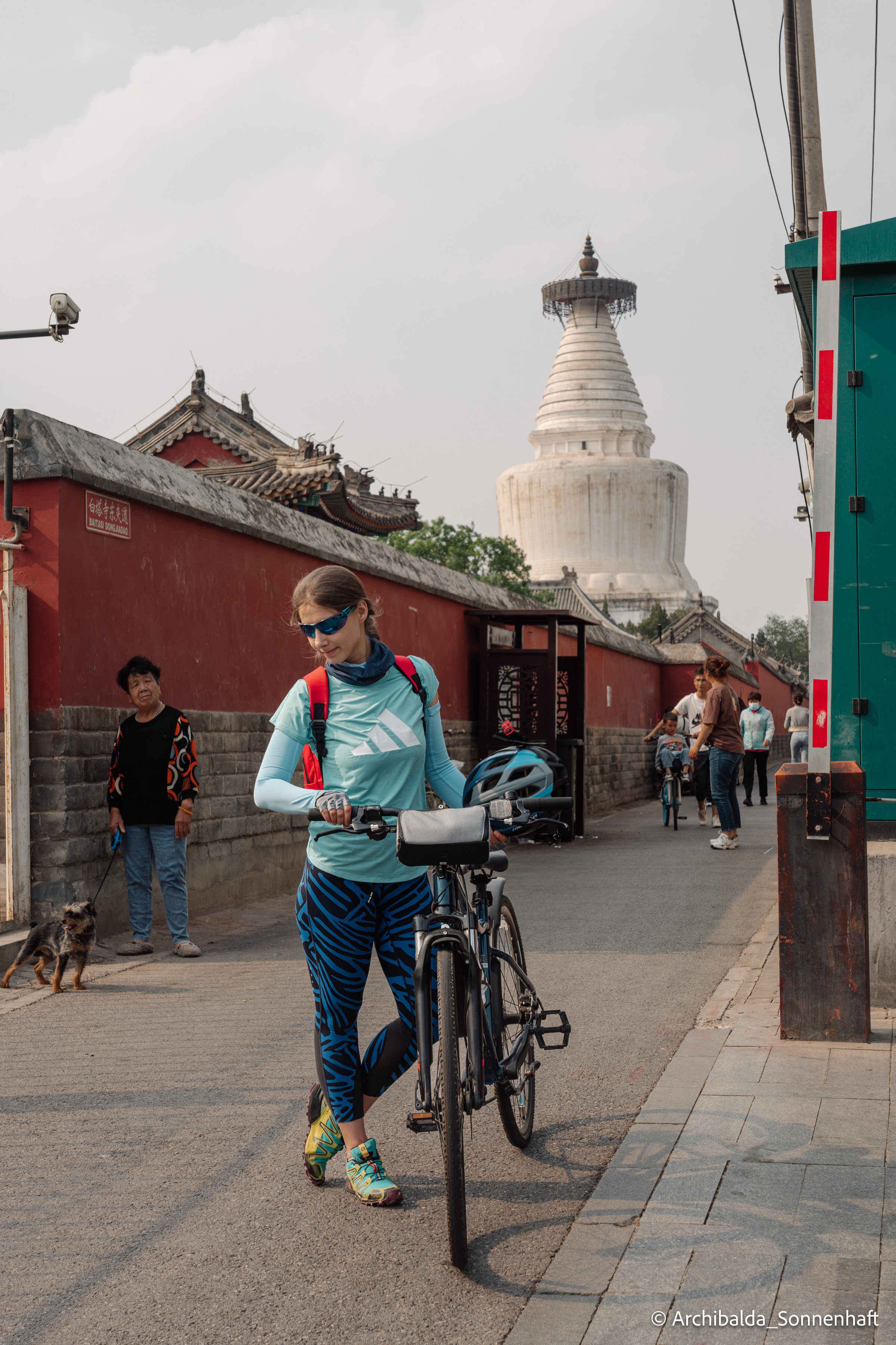北京（Beijing), 2023.05.02. Photographer in Guangzhou, China. Archibald Sonnenhaft