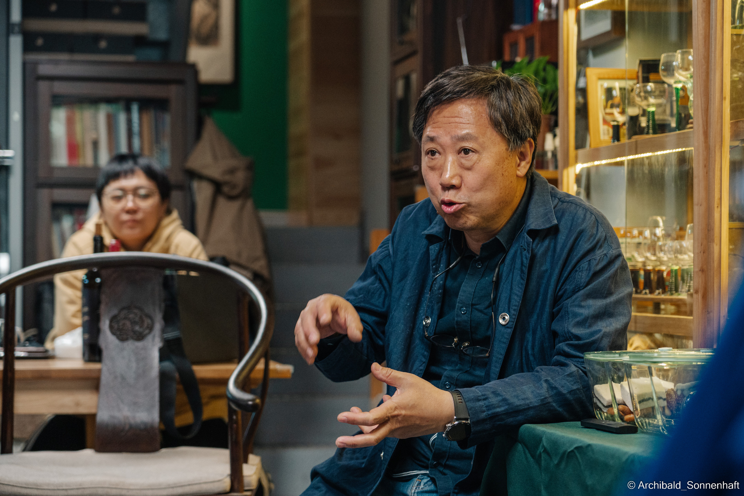 Master class on engraving on glass. Photographer in Guangzhou, China. Archibald Sonnenhaft