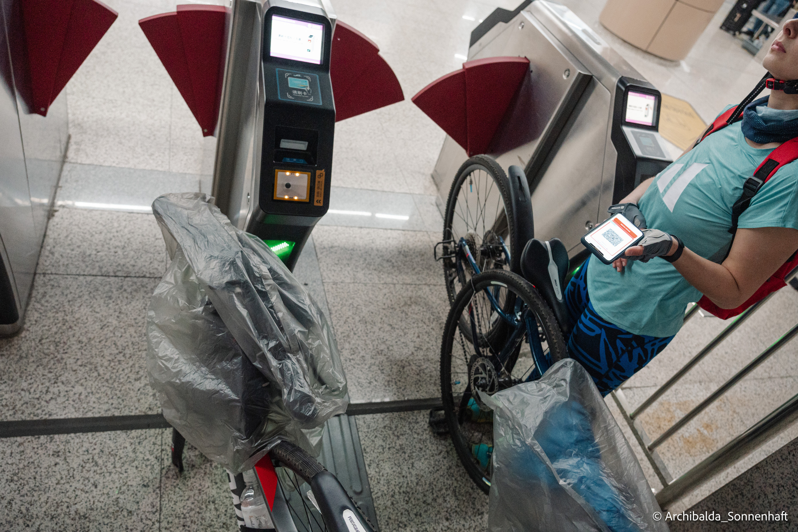 Tianjin-Beijin. Photographer in Guangzhou, China. Archibald Sonnenhaft