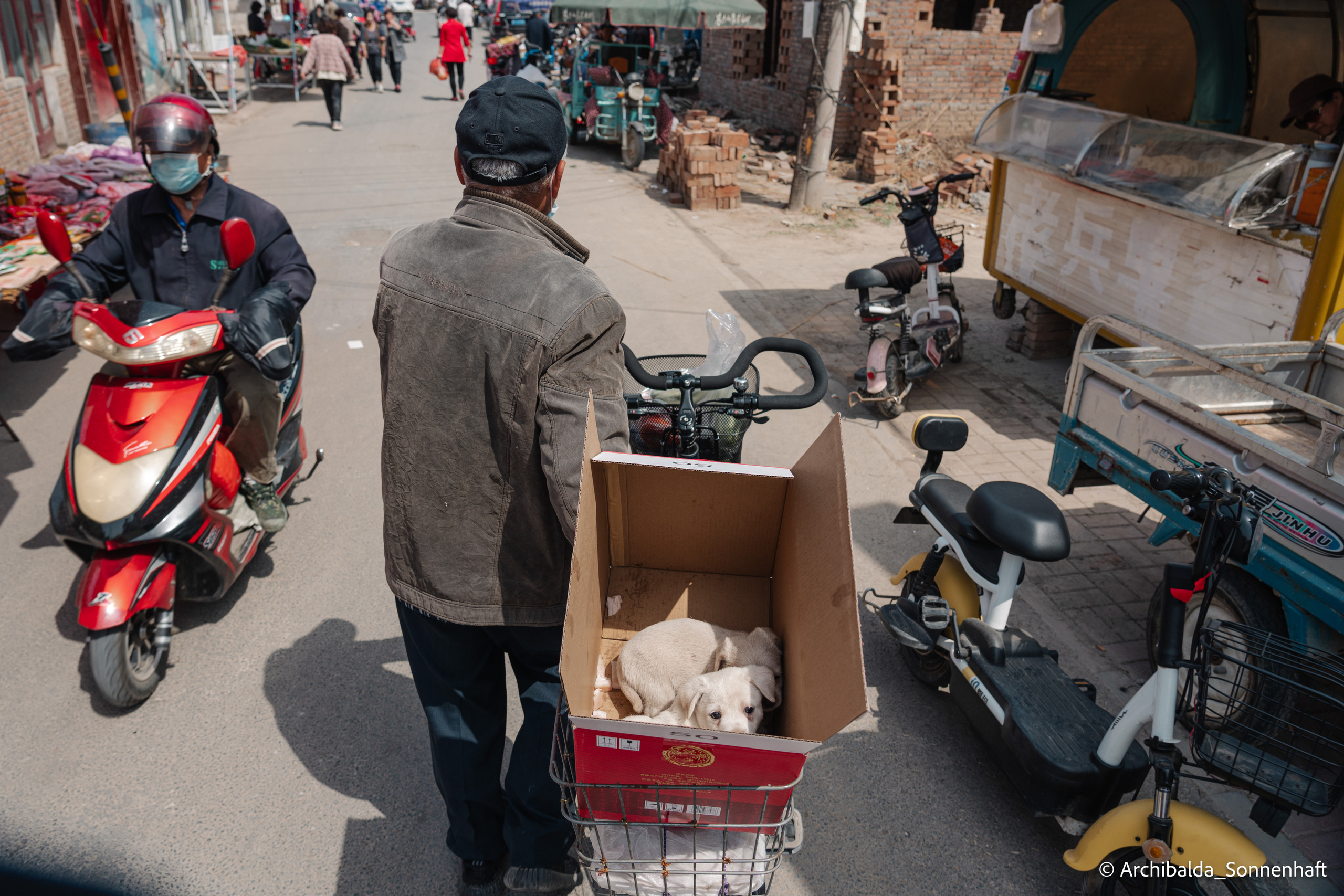 北京（Beijing), 2023.05.02. Photographer in Guangzhou, China. Archibald Sonnenhaft