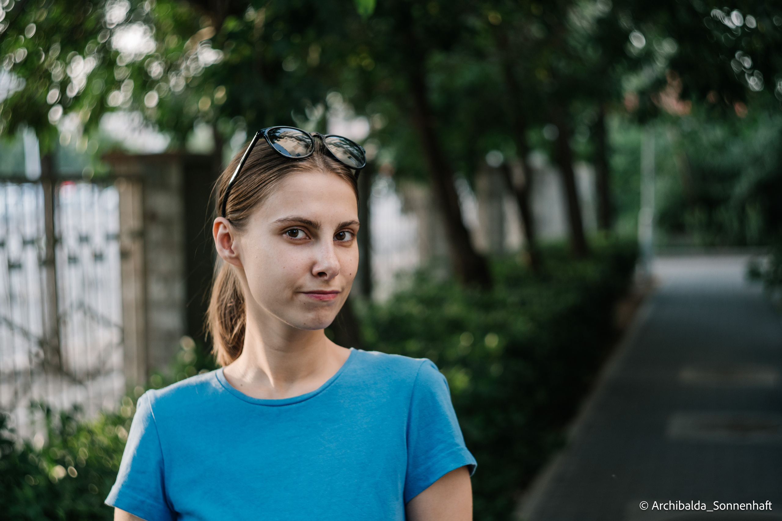 Walk of the First day of Summer. Photographer in Guangzhou, China. Archibald Sonnenhaft