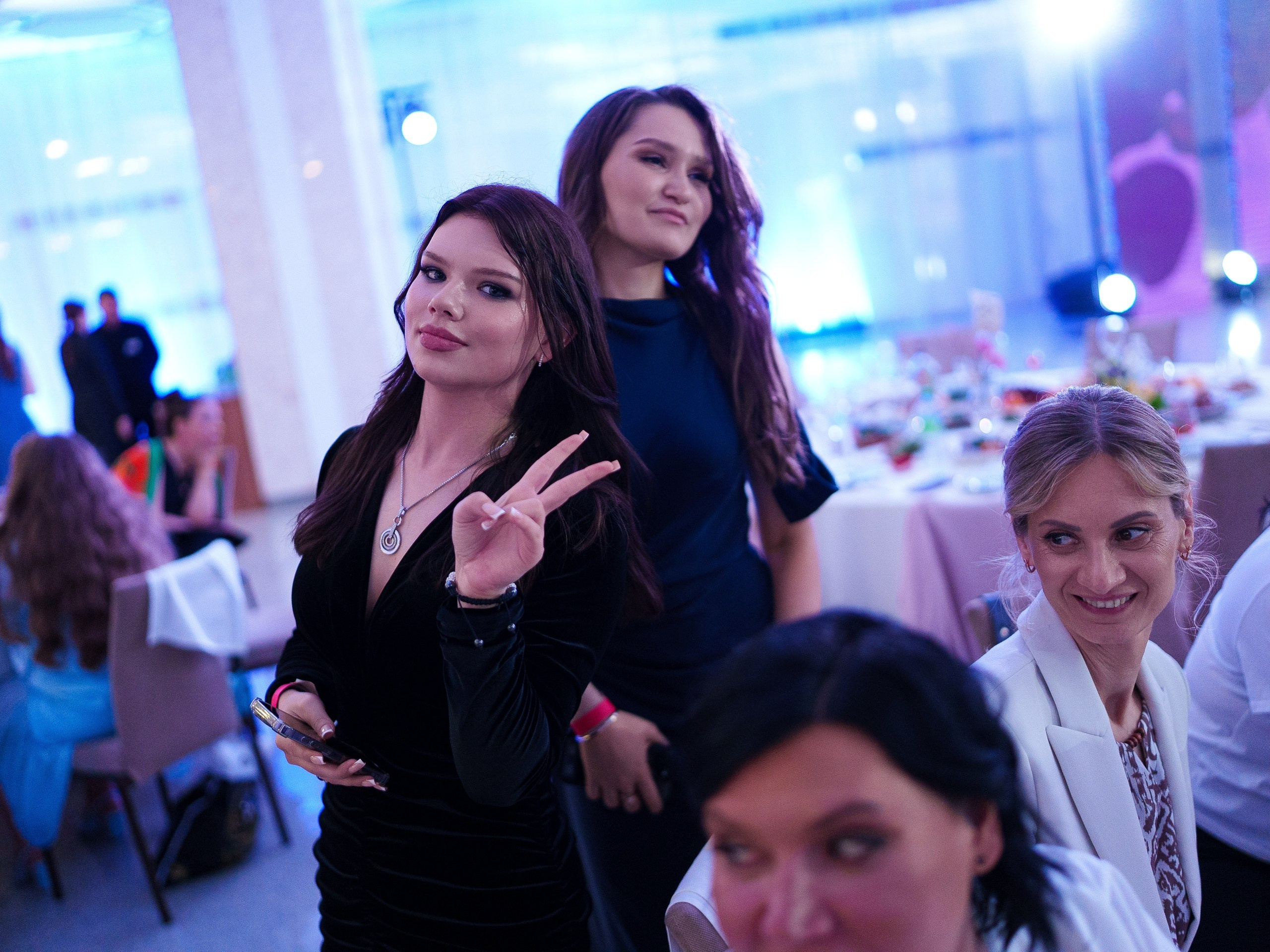 Фотограф на выпускной в Уфе — съёмка в Конгресс-холле для гимназии № 39