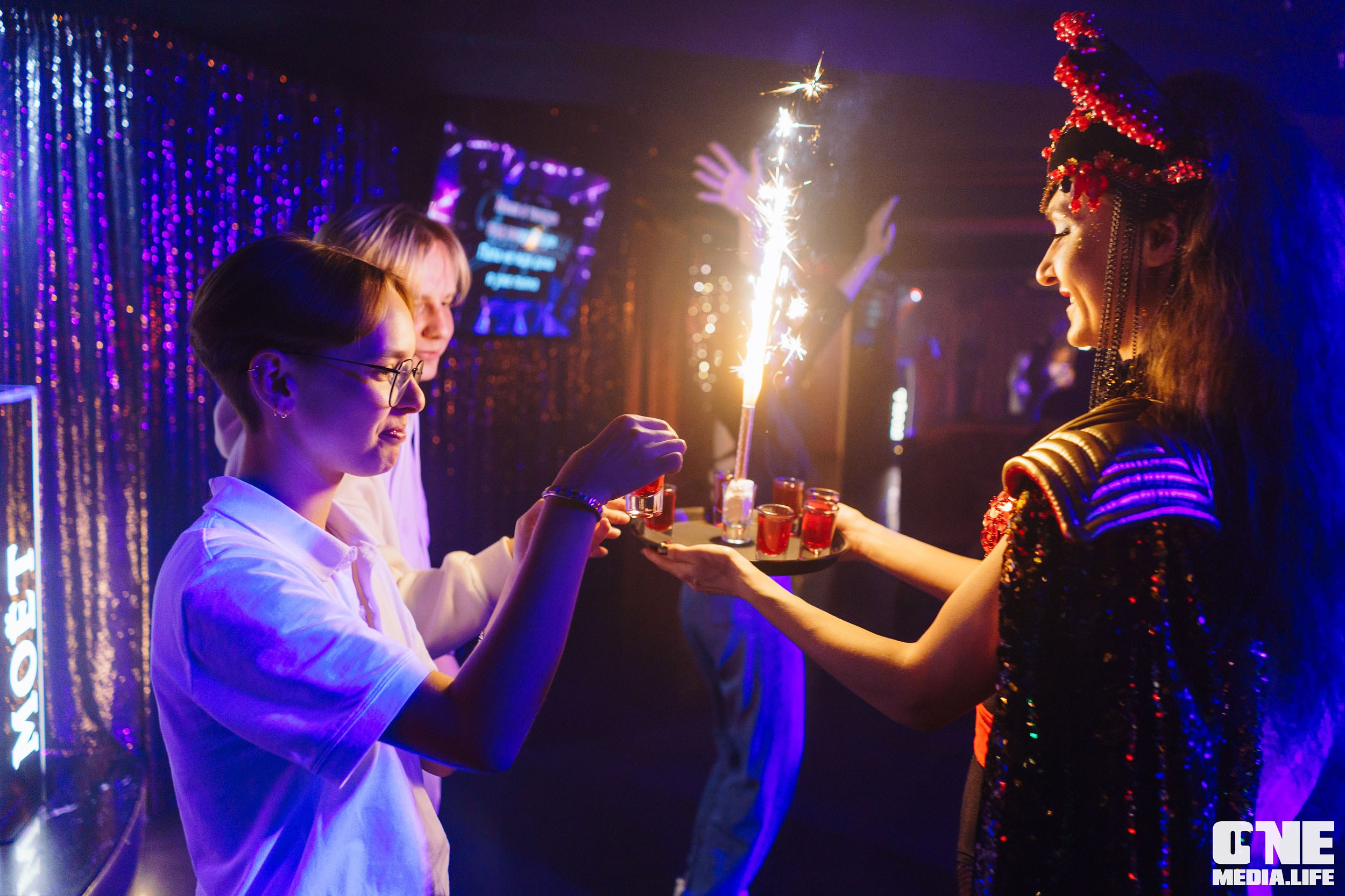 Караоке марафон в караоке-клубе Эйфория. One Media Life: фоторепортажи, фотоотчеты с мероприятий и заведений