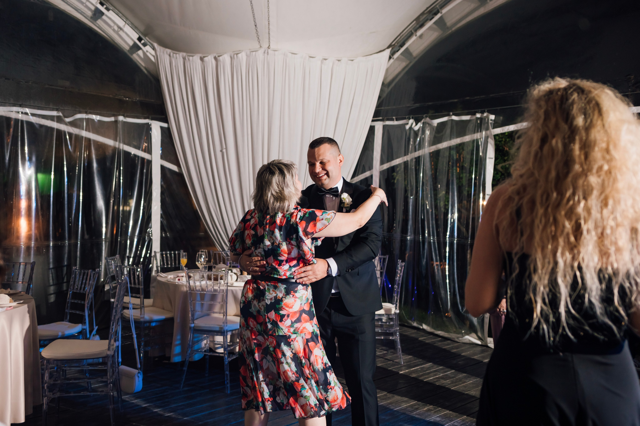 Ольга и Сергей. Свадьба в шатре. Свадебный и семейный фотограф в Москве Евгения Лисина