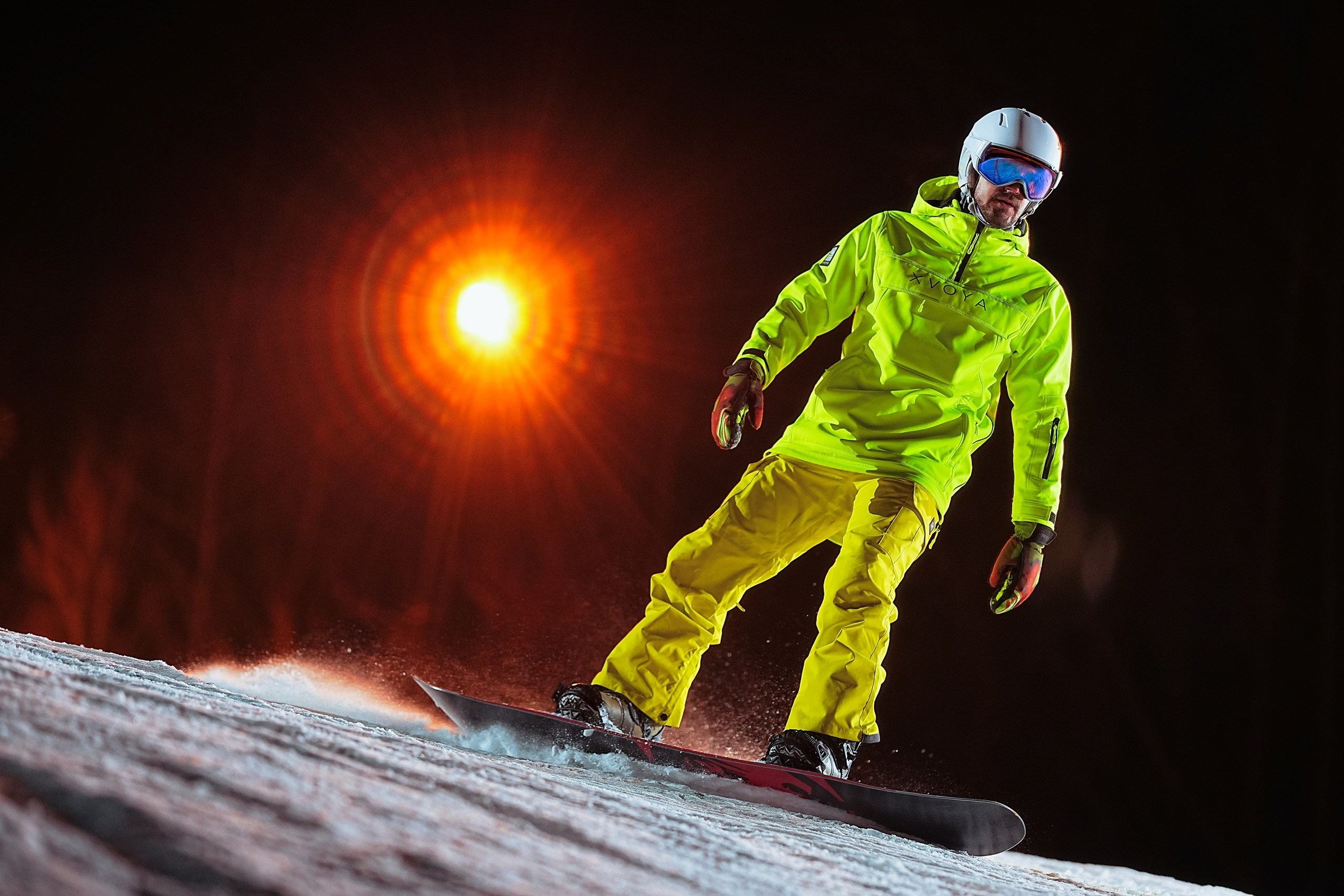 Вечерняя съёмка на склонах с использованием внешних вспышек. Фотограф Студитский Евгений