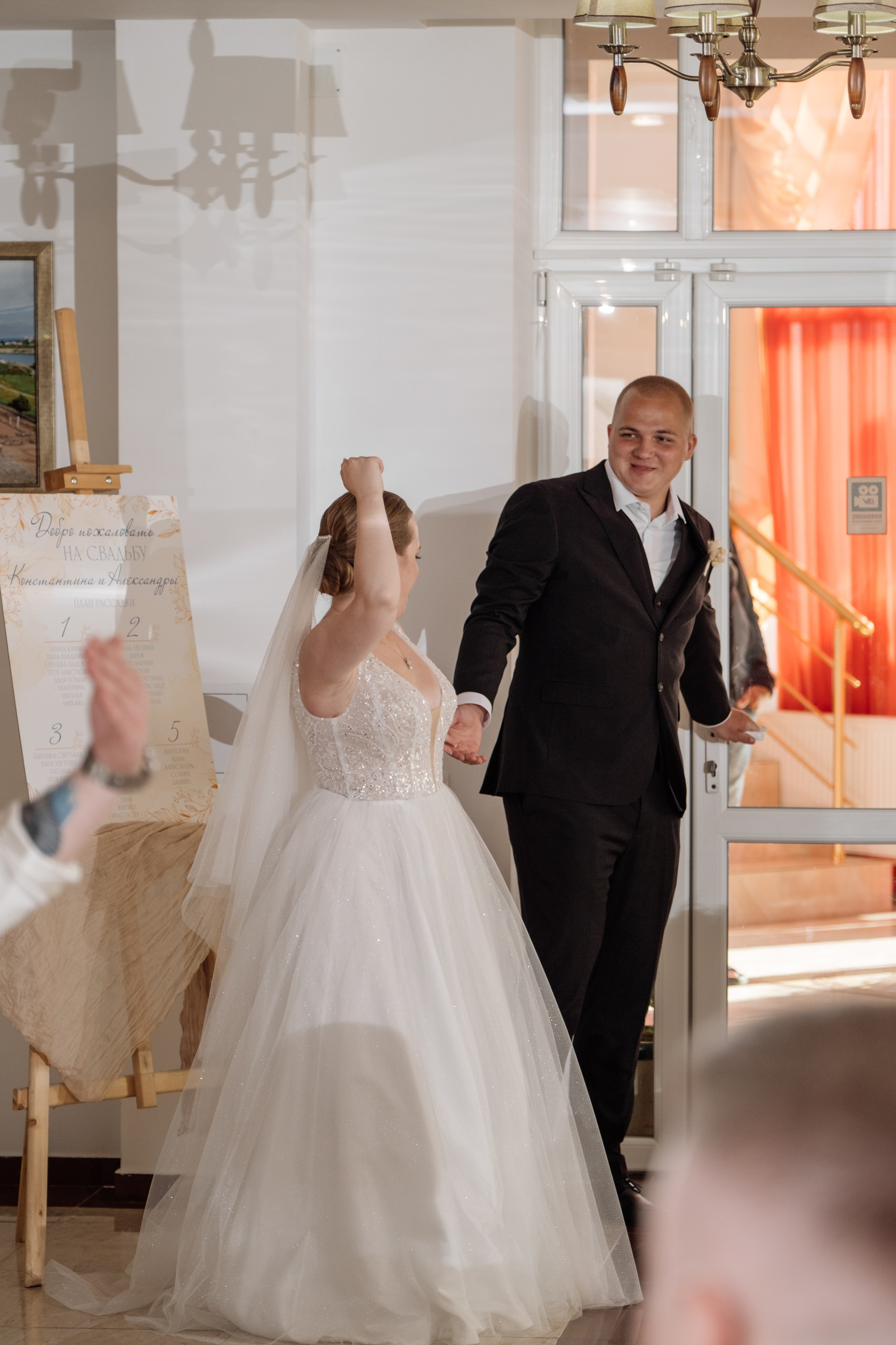 Свадебный ретопртаж. Профессиональная фотосъемка в Крыму. Натуральные эмоции и живые кадры. Забронируйте дату прямо сейчас!