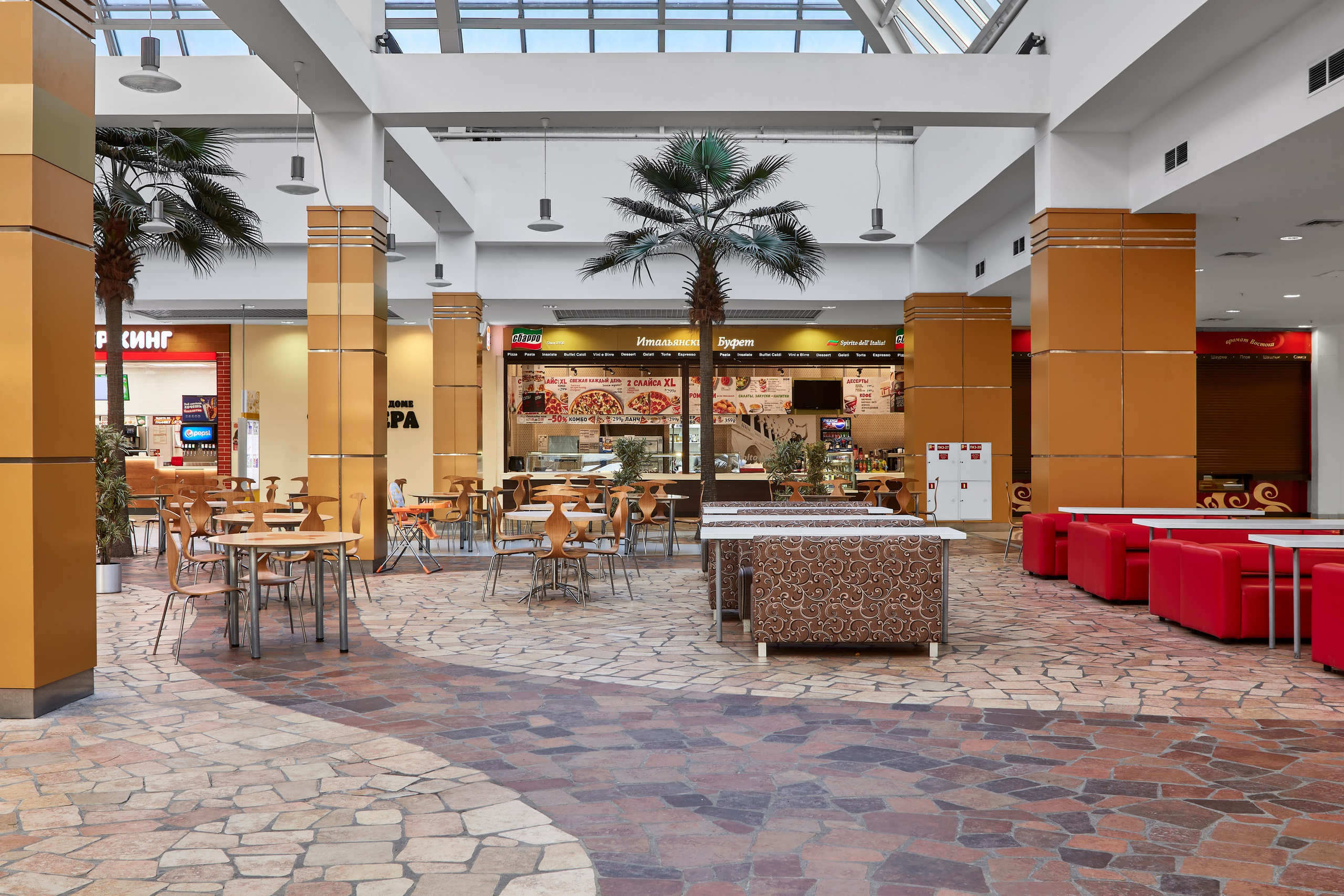 Фотосъмка ТРЦ «Июнь». Интерьерный фотограф и ретушер в Красноярске Денис Антропов